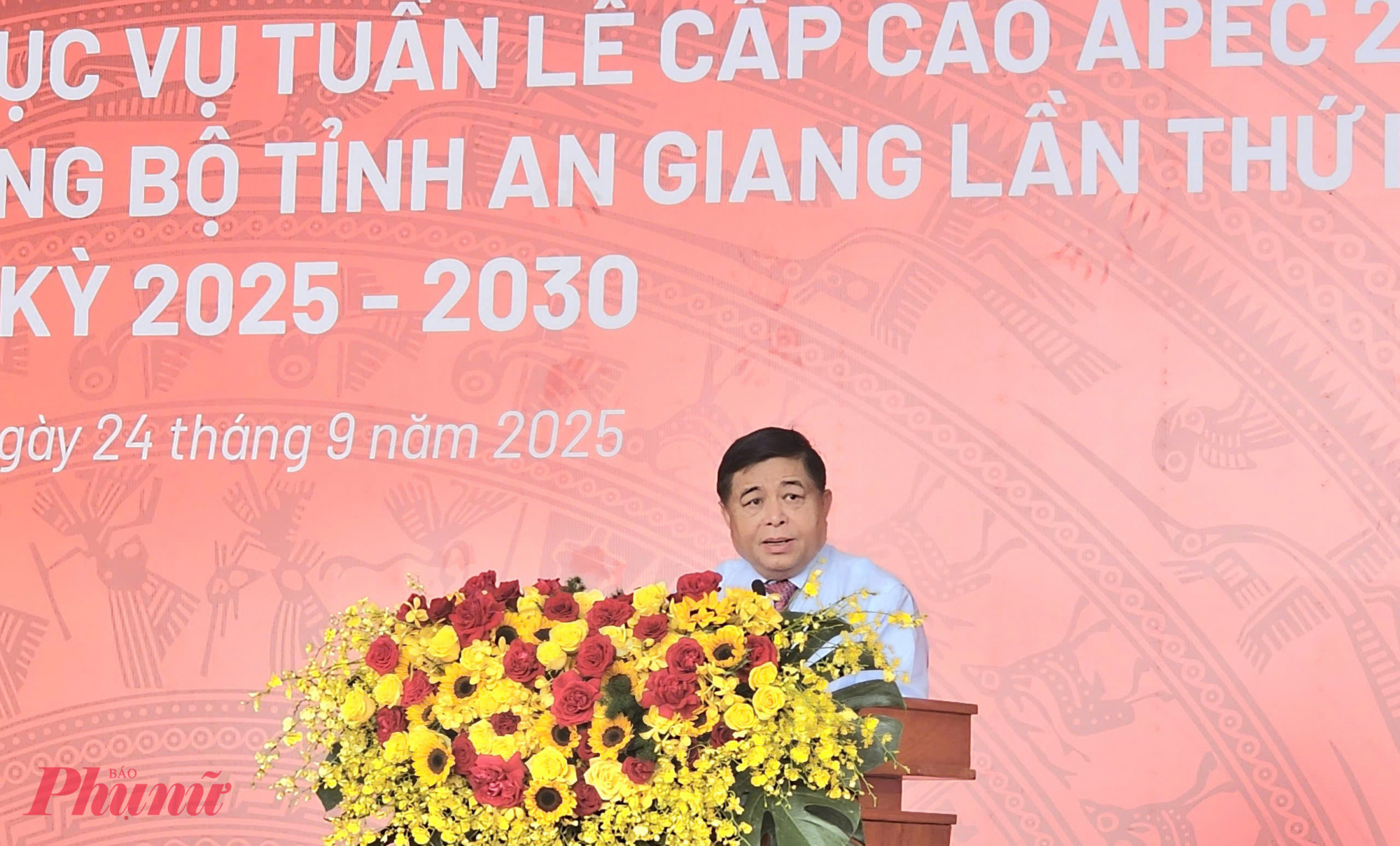 Phó Thủ tướng Nguyễn Chí Dũng phát biểu chỉ đạo tại lễ khởi công, khởi động dự án APEC 2027 - Ảnh Phú Hưuũ