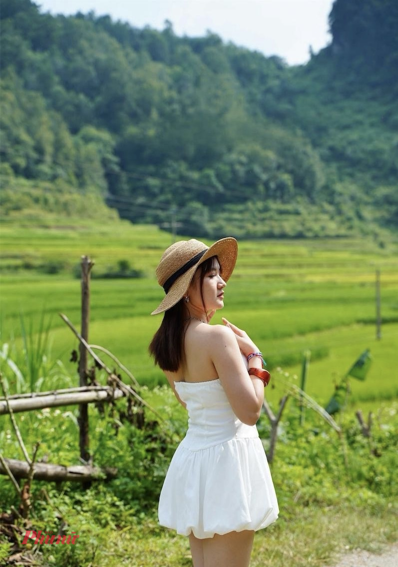 Đến với Cao Bằng vào mùa vàng, du khách không chỉ được chiêm ngưỡng vẻ đẹp bất tận của núi rừng và đồng lúa, mà còn cảm nhận rõ nét sự hiếu khách, mộc mạc và chân tình của con người nơi đây.