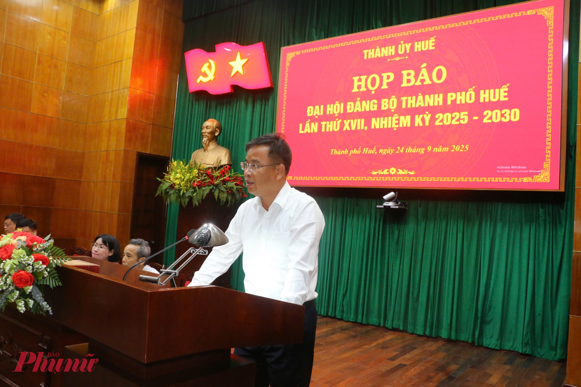 Ông Phạm Đức Tiến - Phó Bí thư Thành ủy Huế  kết luận tại buổi họp báo
