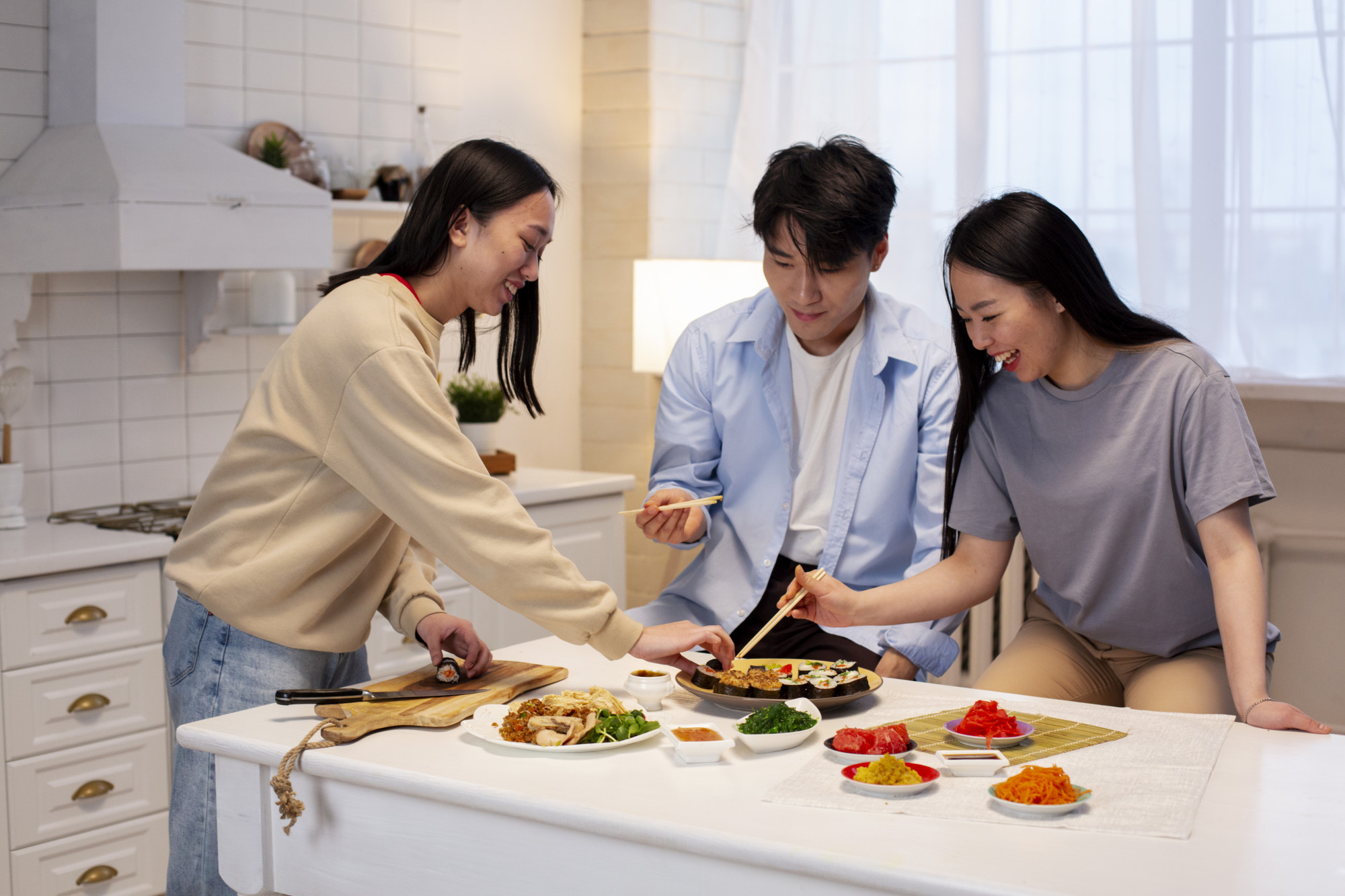 Chúng tôi có thói quen mang theo thức ăn mỗi khi có dịp gặp nhau - Ảnh: Freepik