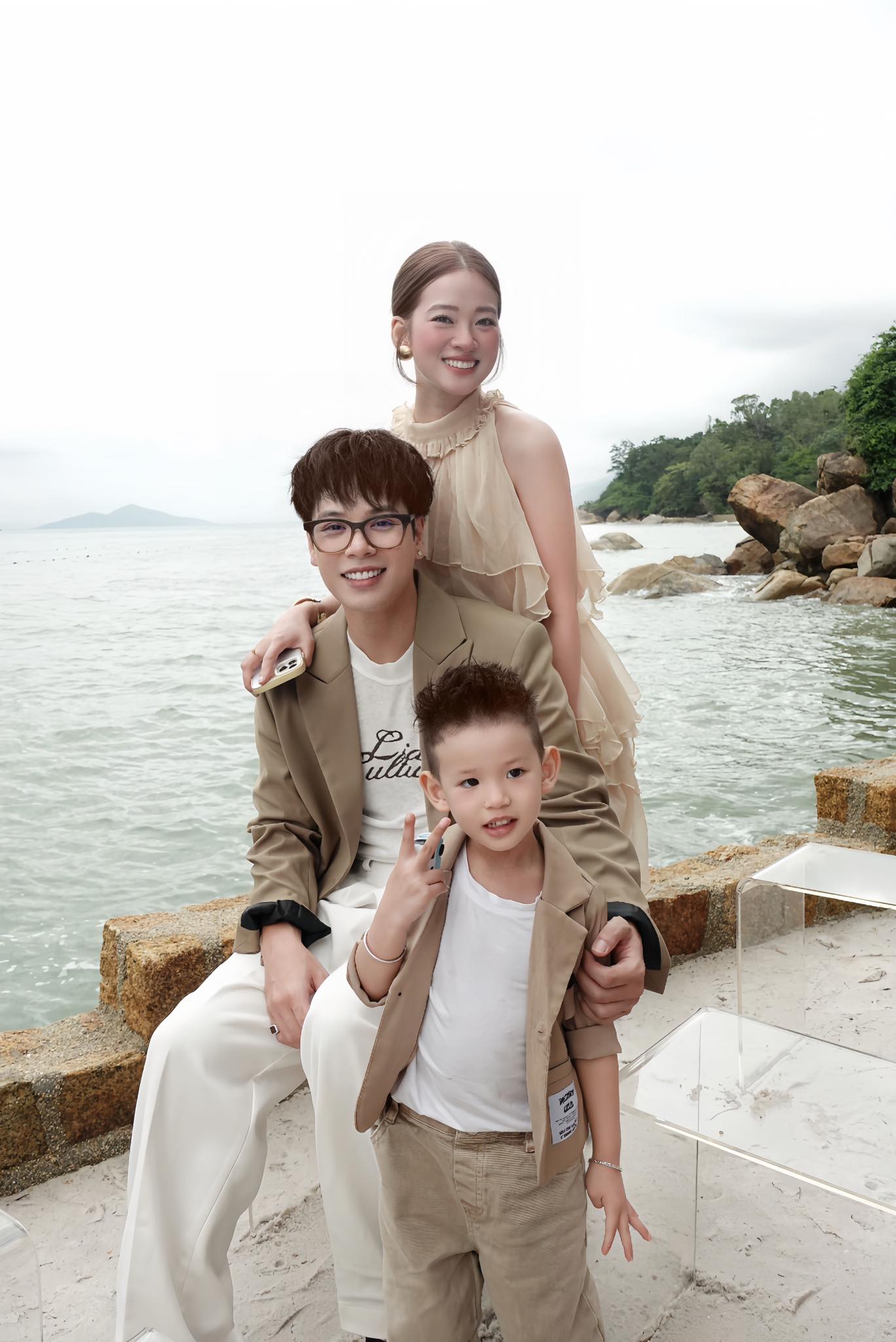 Gia đình 3 thành viên của Jaykii và Mai Anh