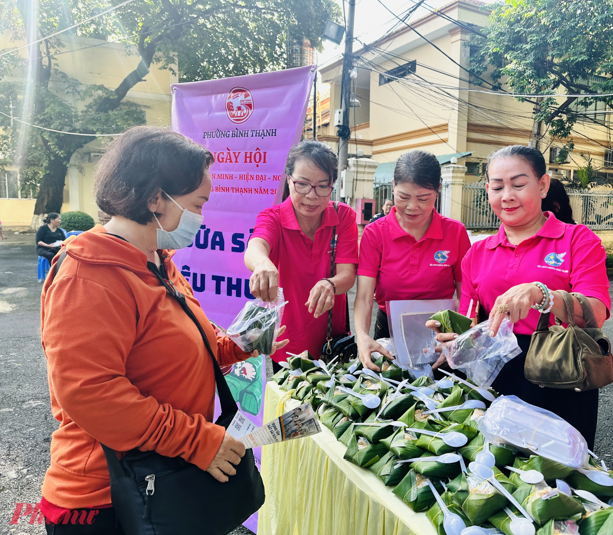 Những suất ăn yêu thương được trao tặng