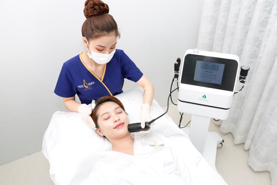 Công nghệ trị nám bằng IPL đang được ứng dụng tại TMV Ngọc Dung - Ảnh: TMV Ngọc Dung