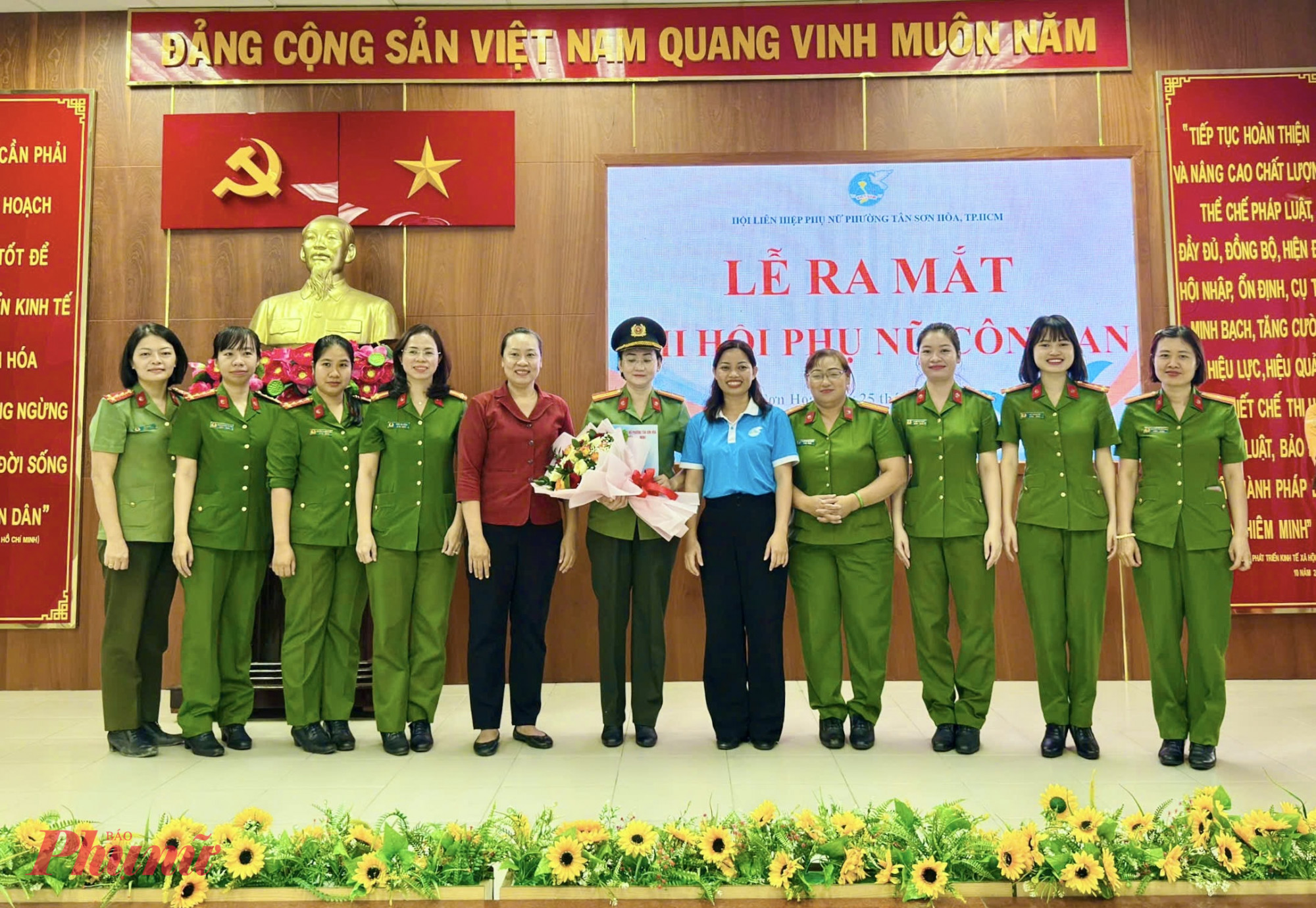 Chi hội Phụ nữ Công an phường với 9 hội viên