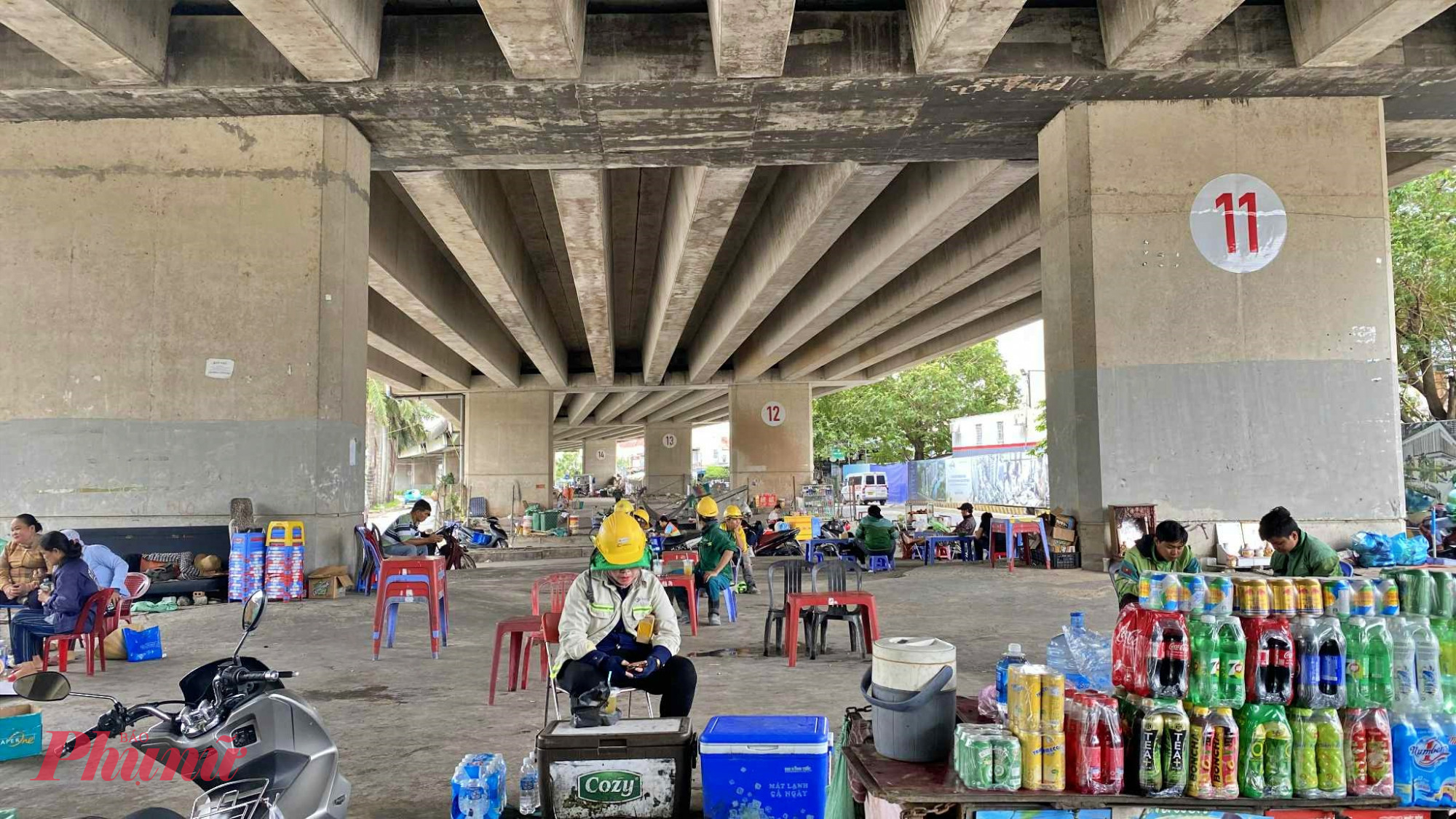 Mới đây, qua kiểm tra thực tế Sở Xây dựng TPHCM cho biết nhiều gầm cầu trên địa bàn bị chiếm dụng trái phép. 