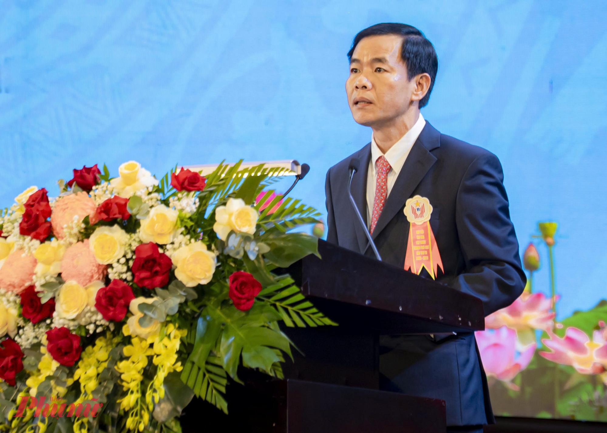 Ông Nguyễn Văn Phương- Chủ tịch UBND TP Huế phát biểu tại Hội nghị điển hình tiên tiến và Đại hội Thi đua yêu nước thành phố Huế lần thứ VI.