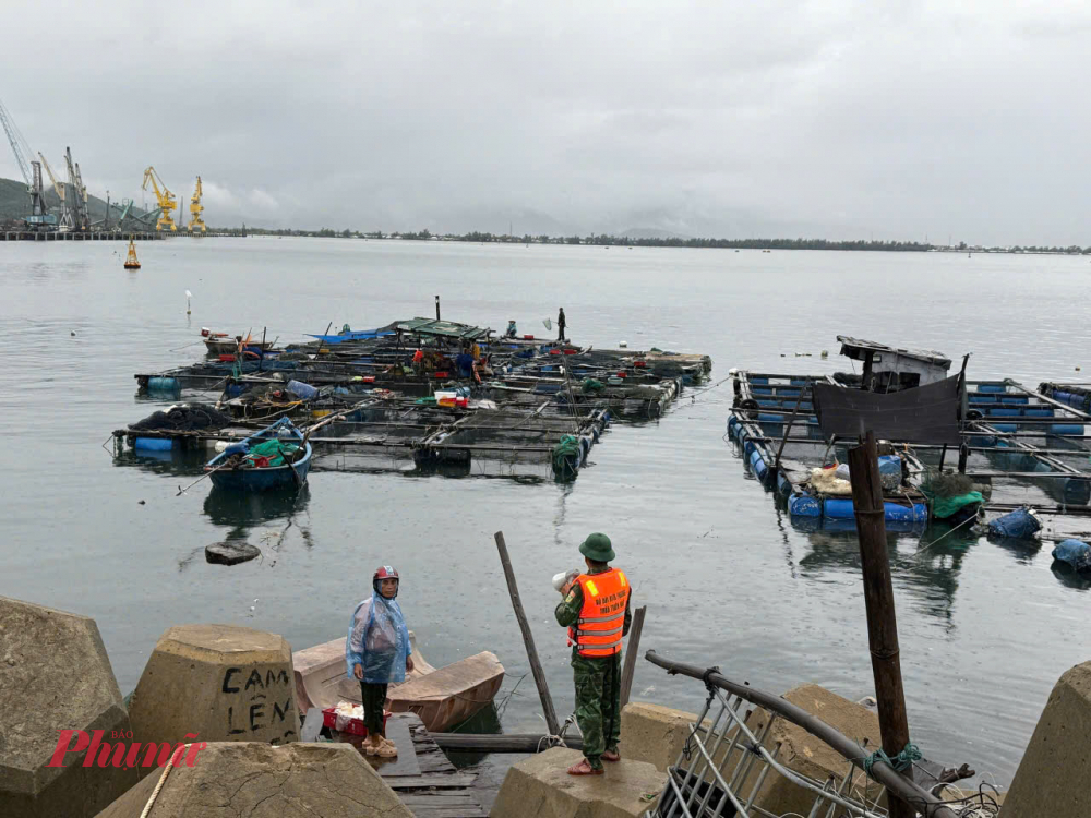 Để chuẩn bị ứng phó bão, các địa phương rà soát, cập nhật chi tiết từng phương án ứng phó với bão, nước dâng do bão với 10.132 hộ/32.697 khẩu, tập trung khu vực ven biển, đầm phá. 