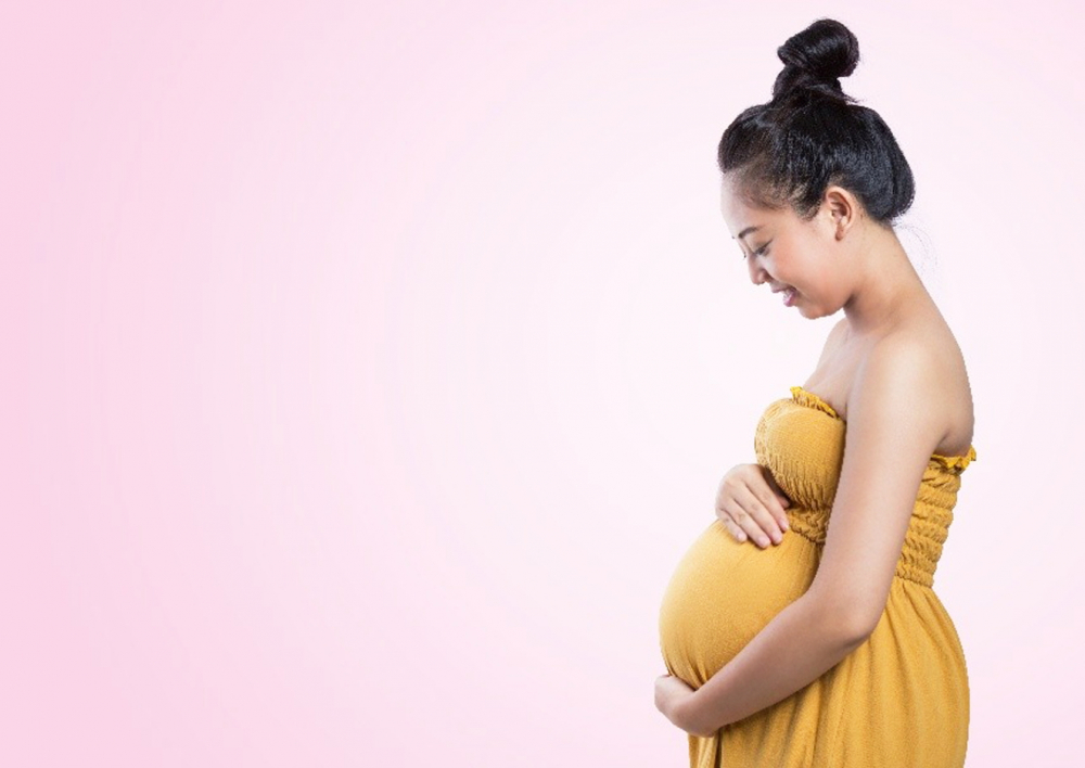 Niềm vui làm mẹ không chỉ dành riêng cho người đang sống trong hôn nhân - Nguồn ảnh: Freepik