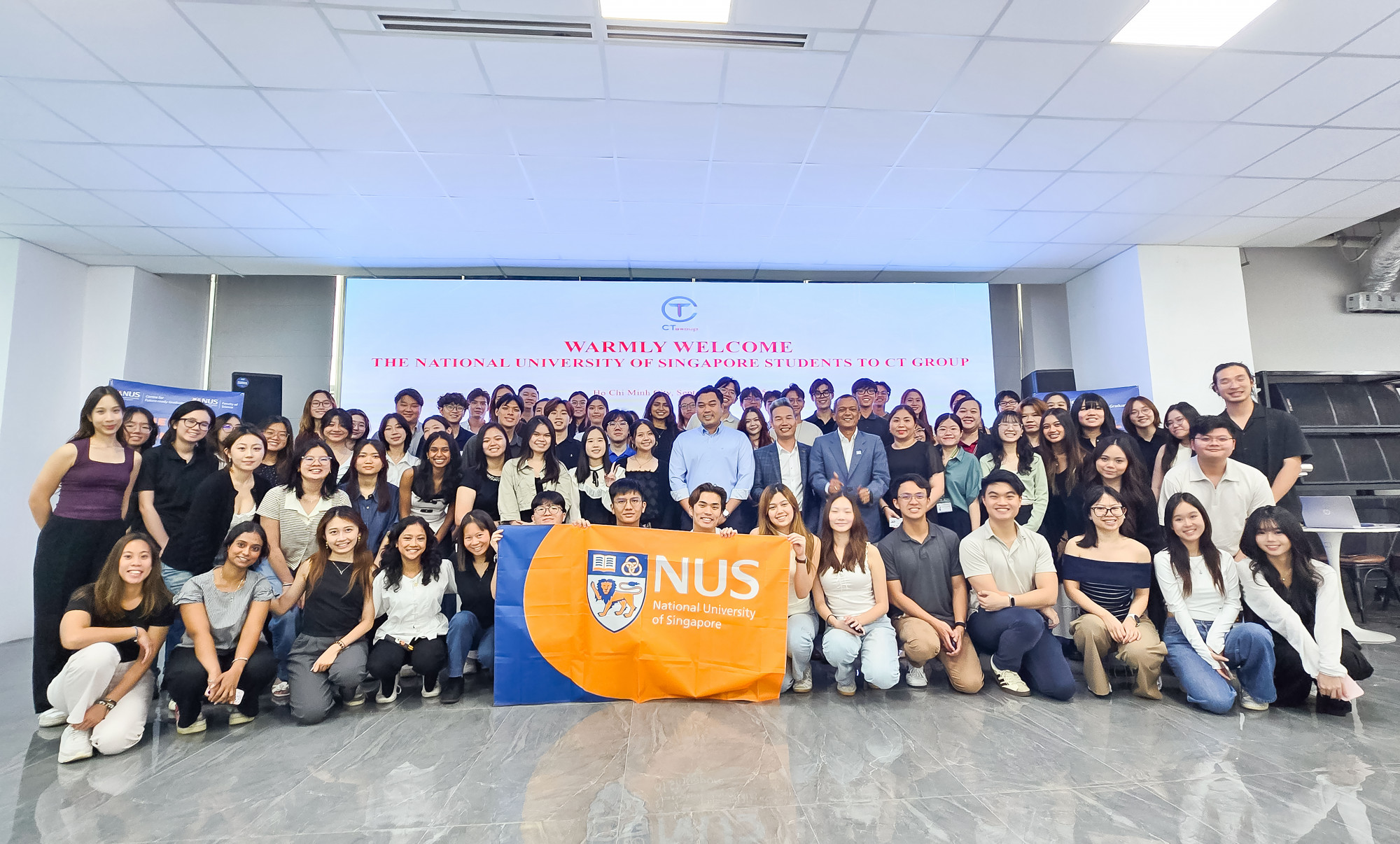 Đoàn sinh viên từ NUS đến tham quan, học hỏi tại CT Group - Ảnh: CT Group