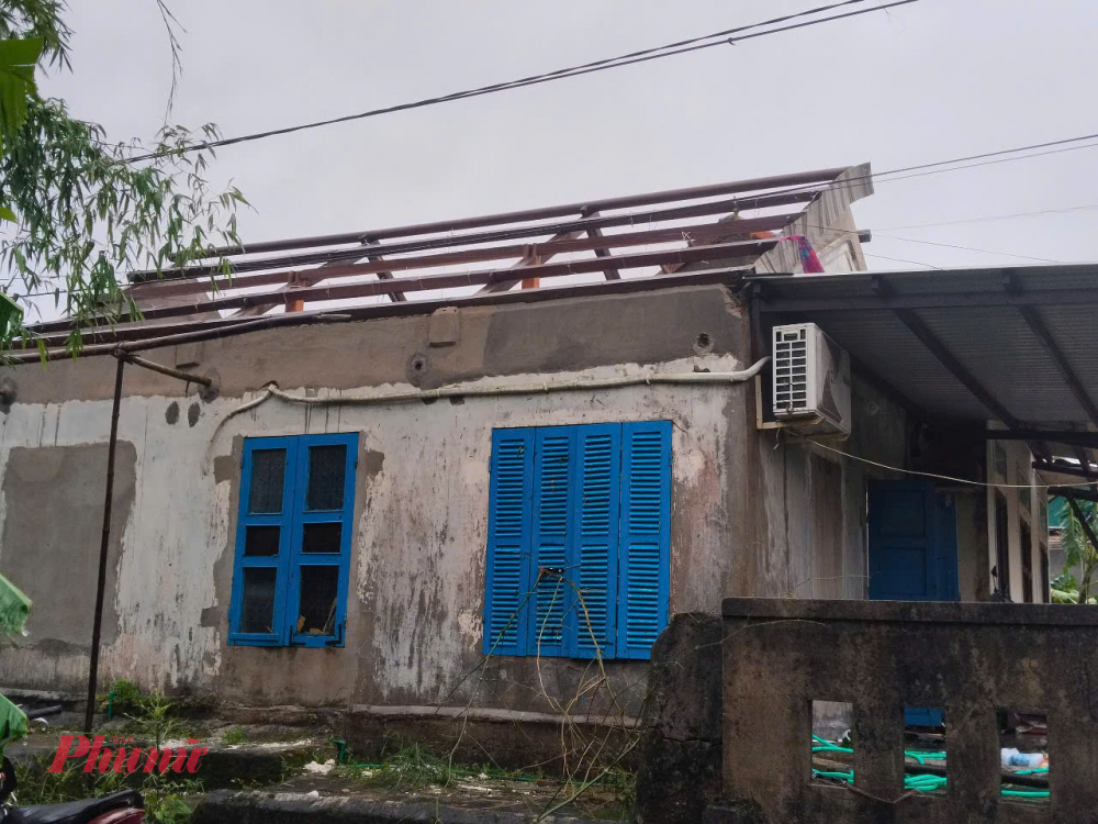 Thiệt hại 50 hộ, tỷ lệ 10-30%: 22 hộ, 25 hộ tỉ lệ 30-70%, 3 hộ hơn 80%. Trần Thị Thanh, Trương Thị Diễu, Đặng Văn Luật. 1 hộ bị thương đang điều trị tại trung tâm y tế quảng điền anh Đặng Văn Luật sinh năm 1966