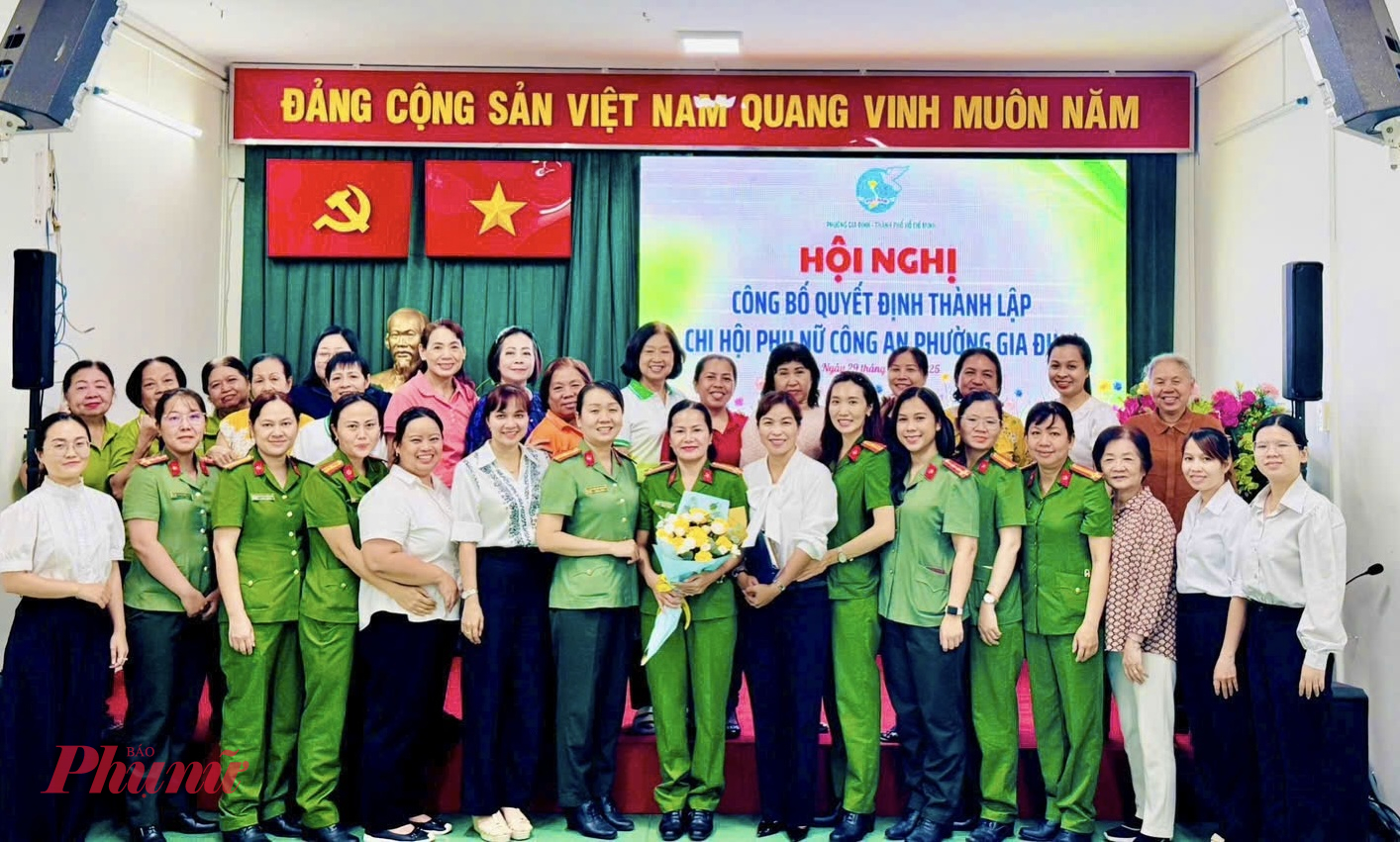 Chi hội Phụ nữ Công an phường và ra mắt với 15 hội viên