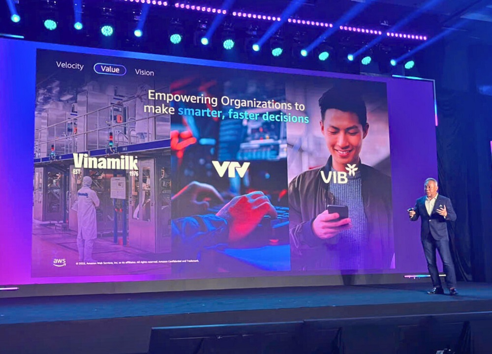 Ông Eric Yeo - Tổng giám đốc AWS Việt Nam - phát biểu tại sự kiện - Ảnh: Minh Anh