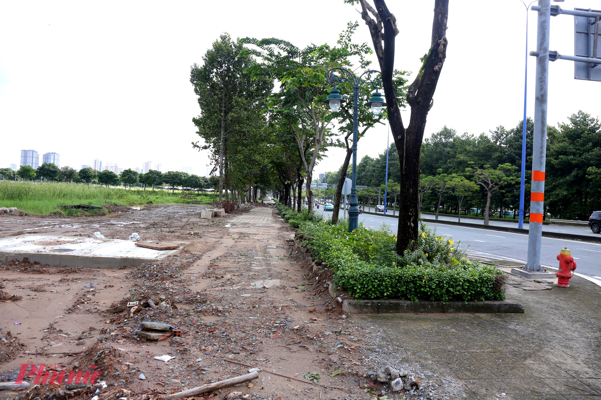 Trung tâm Quản lý điều hành giao thông đô thị TPHCM cho biết, dự kiến dự án làn riêng cho xe đạp sẽ khởi công từ ngày 1/10 và hoàn thành trong 3 tháng. 
