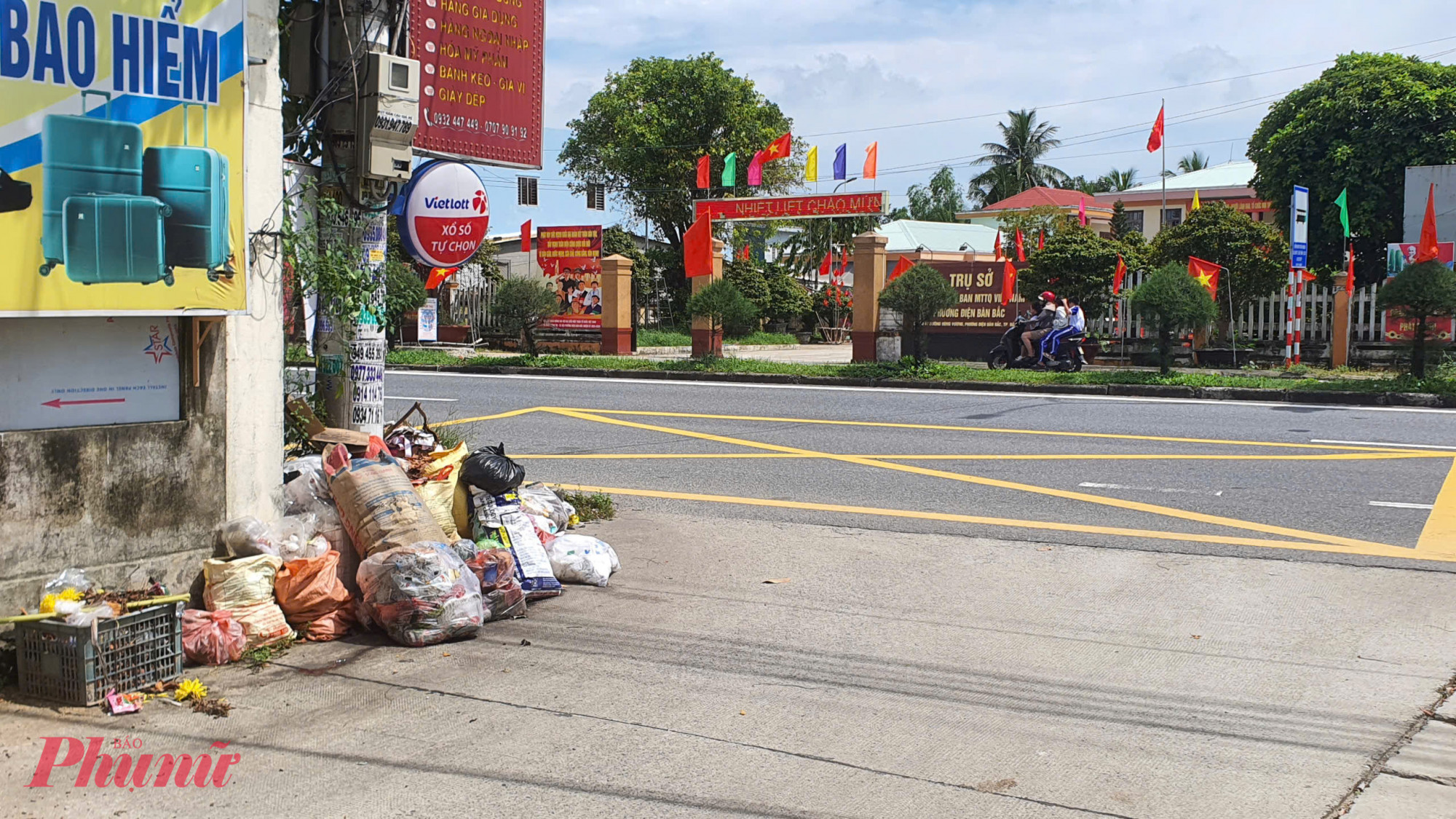 Ông Trần Văn Quang – Phó chủ tịch UBND phường Điện Thắng Bắc – đã ký thông báo kể từ ngày 25/9/2025, Công ty Huy Hoàng Eco tạm ngừng tiếp nhận chất thải rắn sinh hoạt trên địa bàn các xã phường.