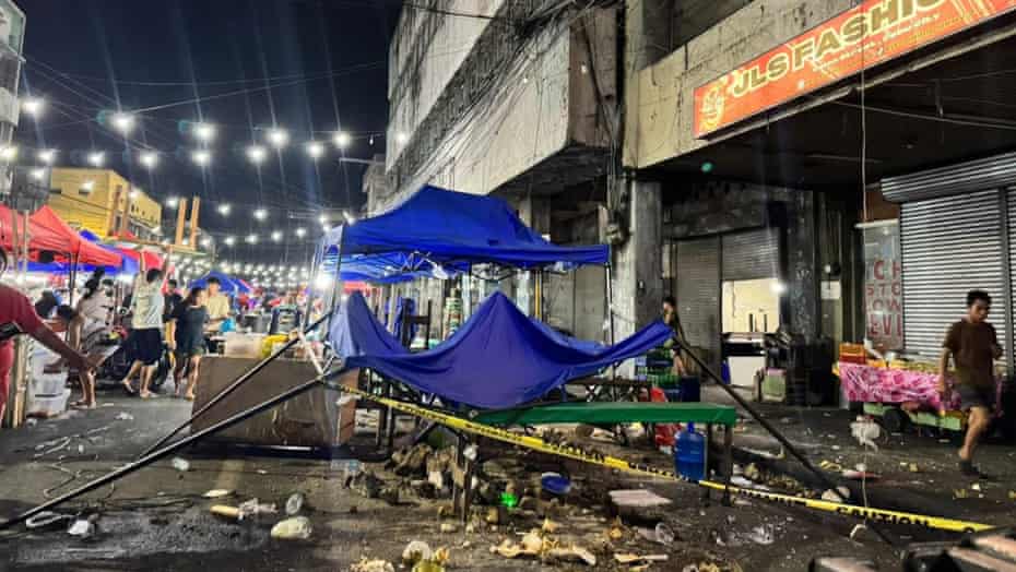 Trận động đất tàn phá khu vực miền Trung Philippines - Ảnh: Guardian