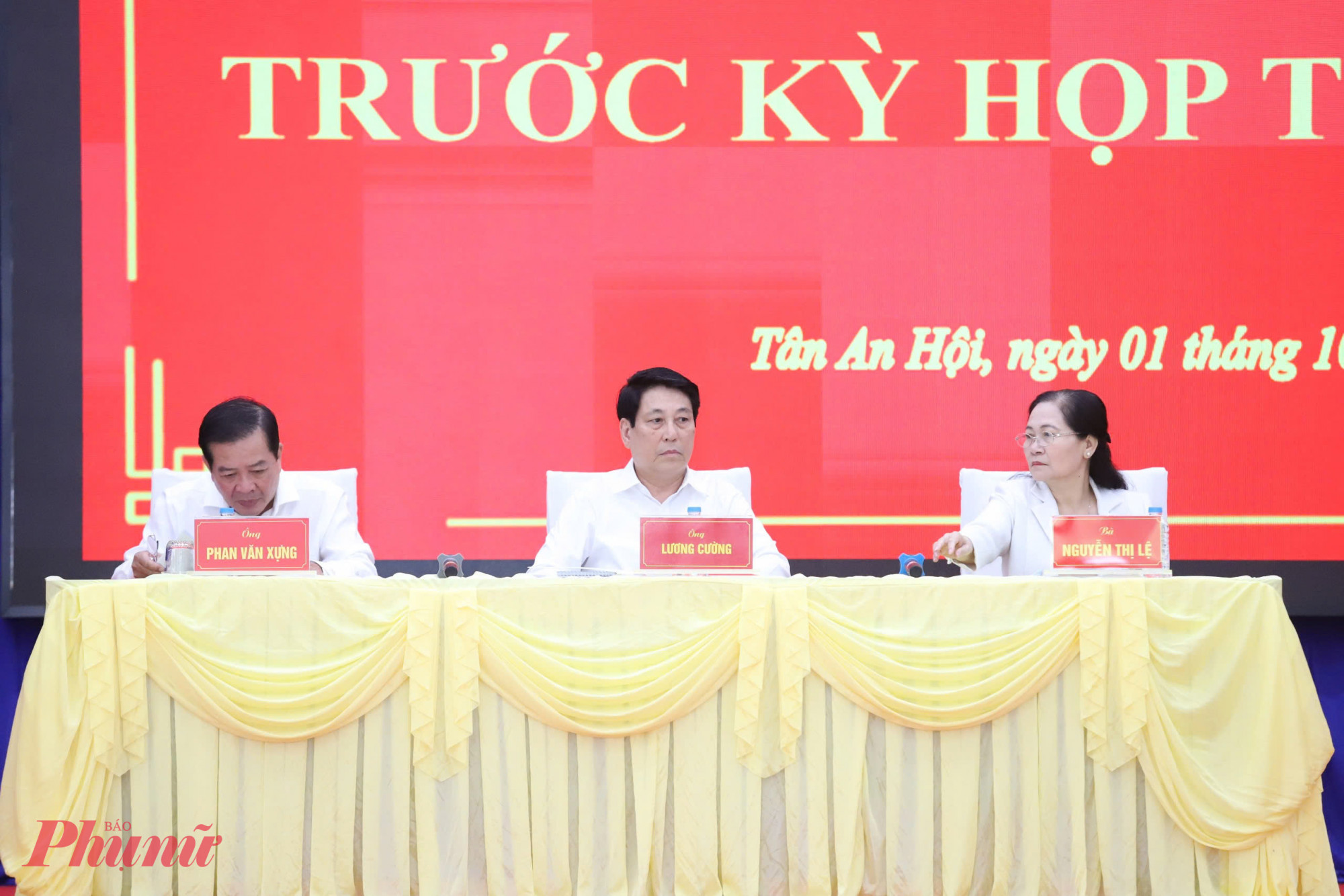 Tổ đại biểu Quốc hội TPHCM đơn vị 10 - Ảnh: Thanh Tâm