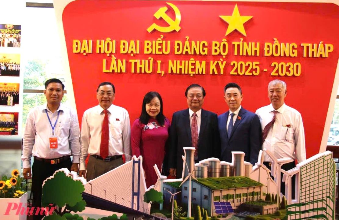 Cùng tham dự có ông Lê Minh Hoan - Phó Chủ tịch Quốc hội, nguyên