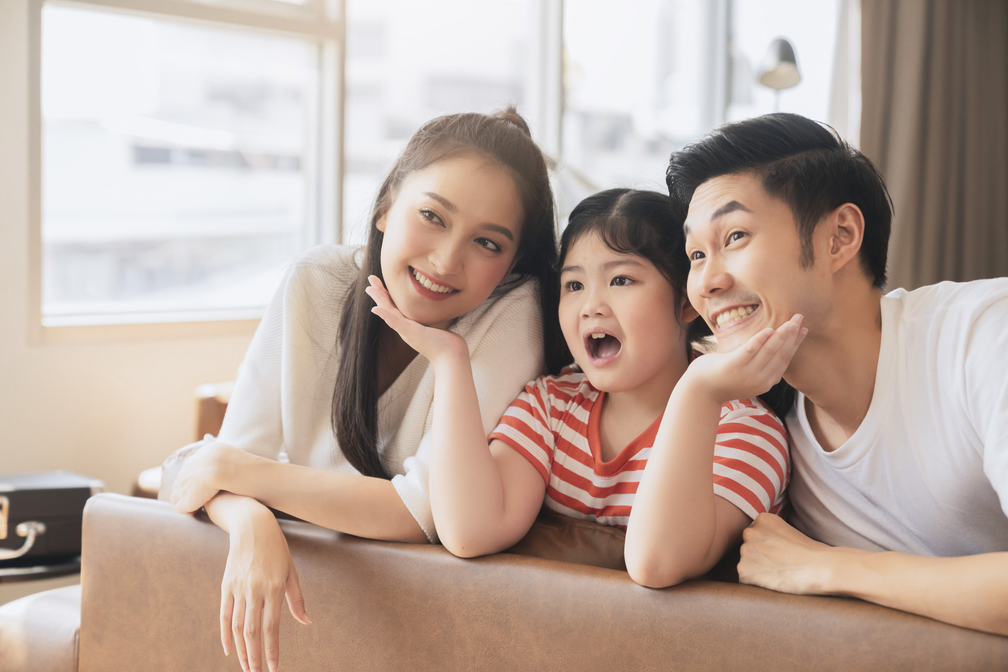 Trách nhiệm của cha mẹ là mang đến niềm vui, sự bình an và tạo không gian an toàn cho con. Ảnh minh họa: Freepik