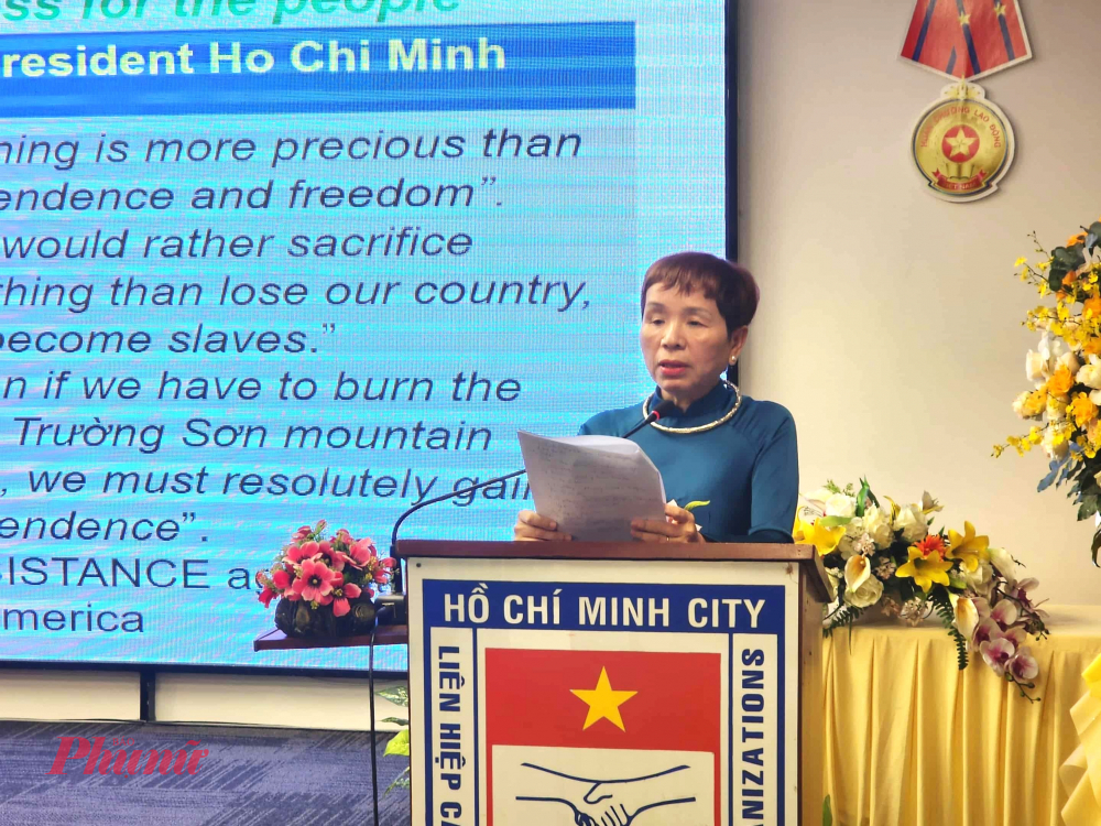 Giáo sư Tiến sĩ Phan Thị Thu Hiền – Giảng viên Khoa Nghiên cứu văn hóa, Trường Đại học Khoa học Xã hội và Nhân văn TPHCM, đưa ra những phân tích sâu sắc về tư tưởng của Chủ tịch Hồ Chí Minh và lãnh tụ Mahatma Gandhi