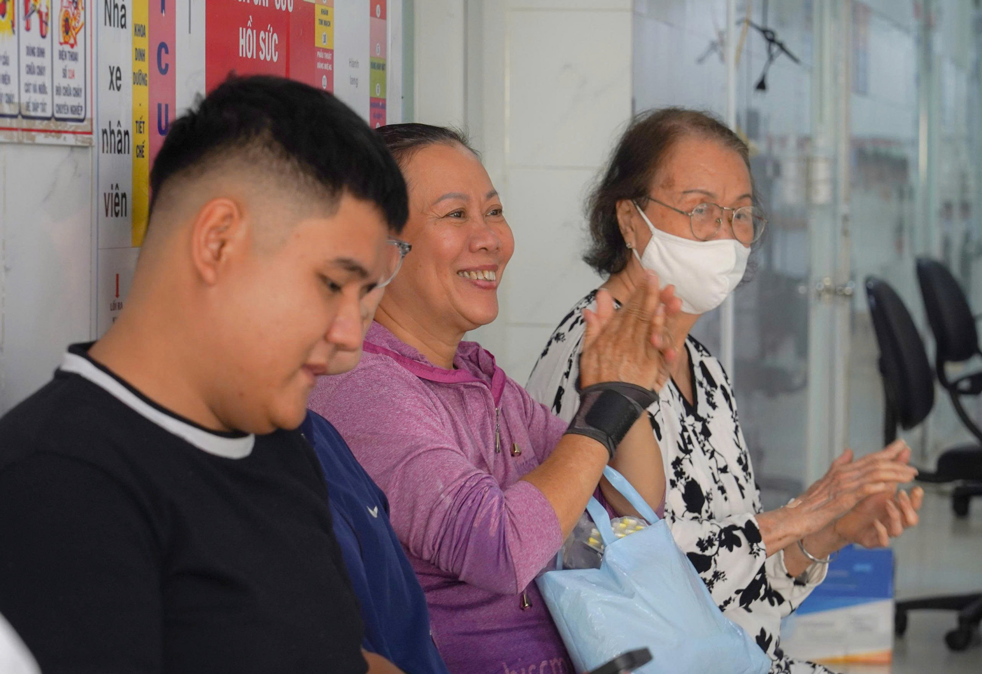 Người bệnh mỉm cười với những bản hòa tấu quen thuộc