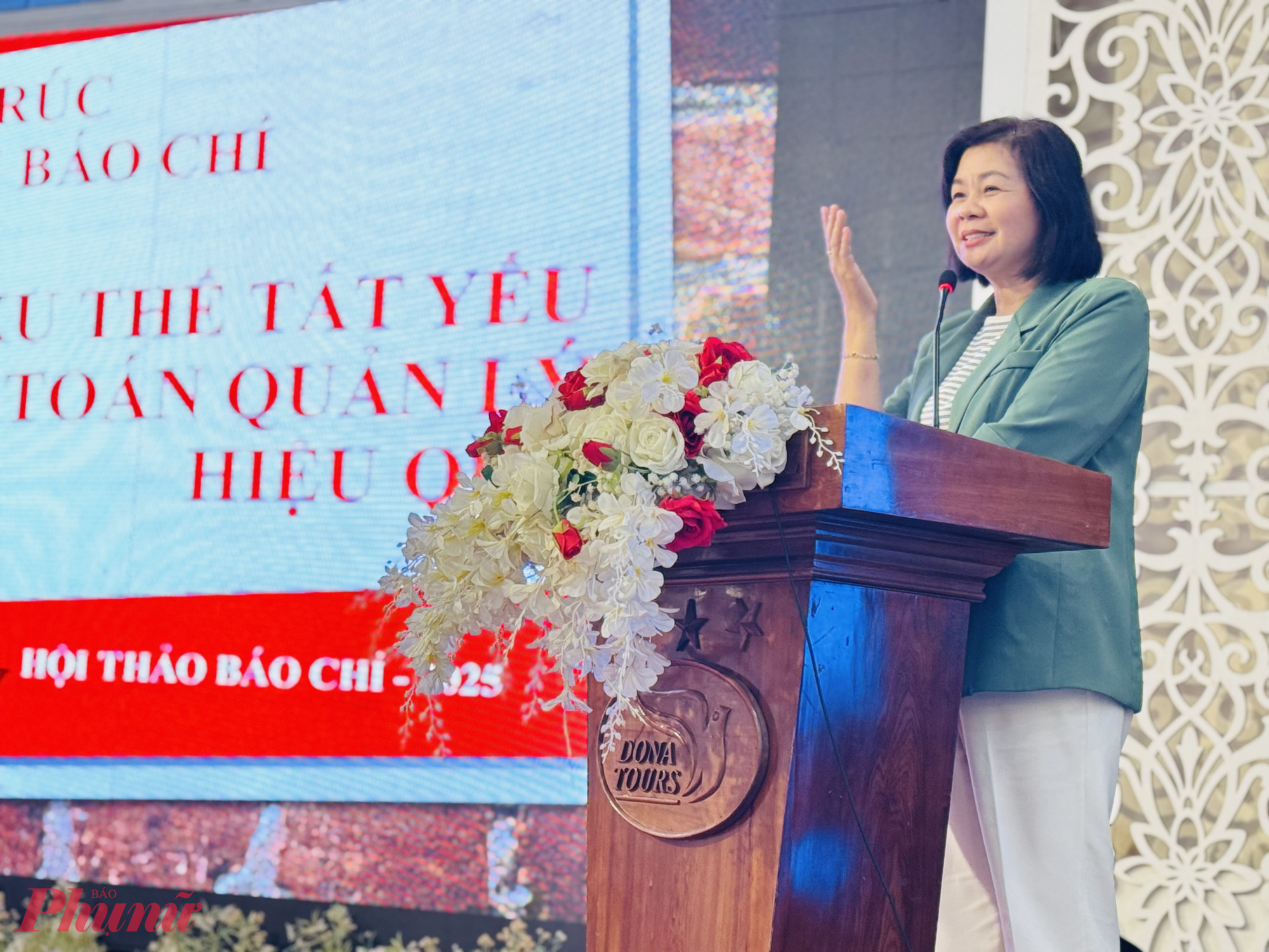 Bà Lý Việt Trung - Tổng Biên tập Báo Phụ nữ TPHCM cho rằng, tái cấu trúc hệ thống báo chí đã trở thành một xu thế tất yếu