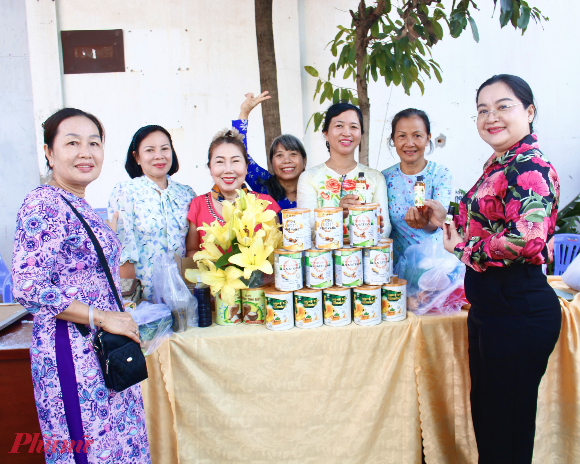 Gian hàng của phụ nữ khởi nghiệp