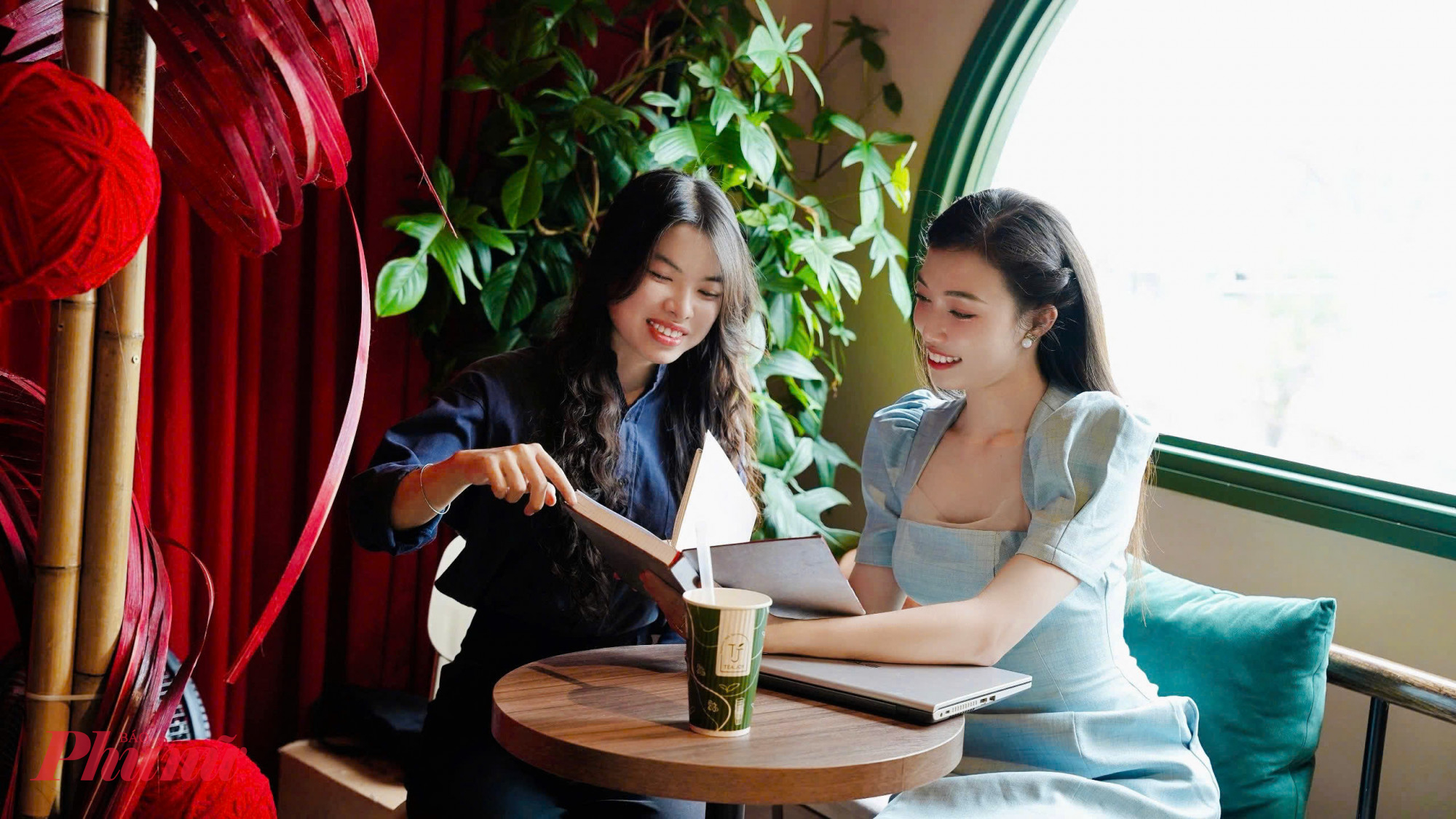 Quán có 4 tầng, chỗ để xe rộng rãi, thích hợp cho những buổi hò hẹn cuối tuần - Ảnh: Nguyễn Quang