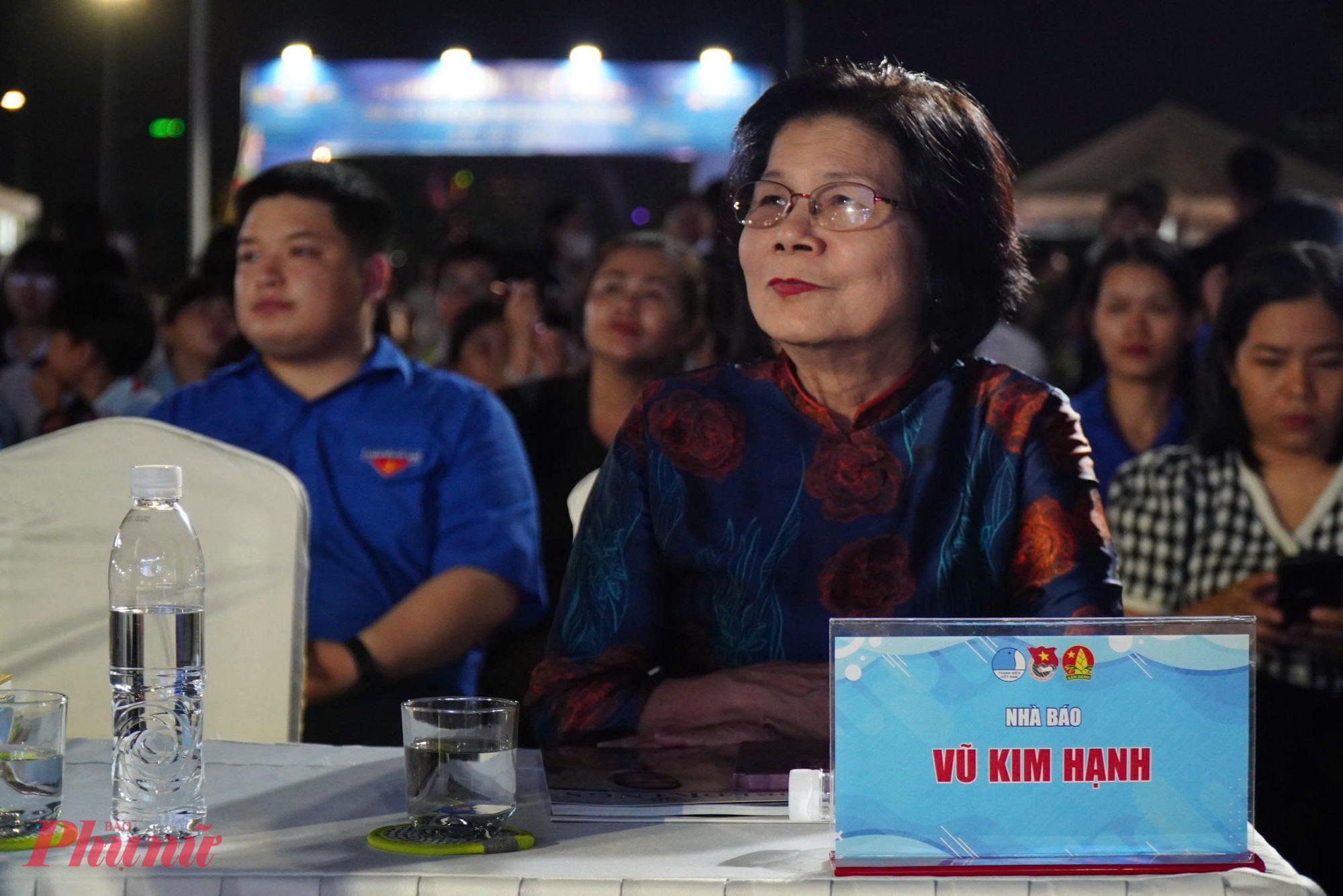 Bên cạnh đó, chương trình giao lưu tác giả và tọa đàm cùng nhà báo Vũ Kim Hạnh đã thu hút đông đảo độc giả. Những chia sẻ về văn hóa đọc, về cách sách nuôi dưỡng tri thức và nhân cách, đã để lại nhiều dư âm ý nghĩa.