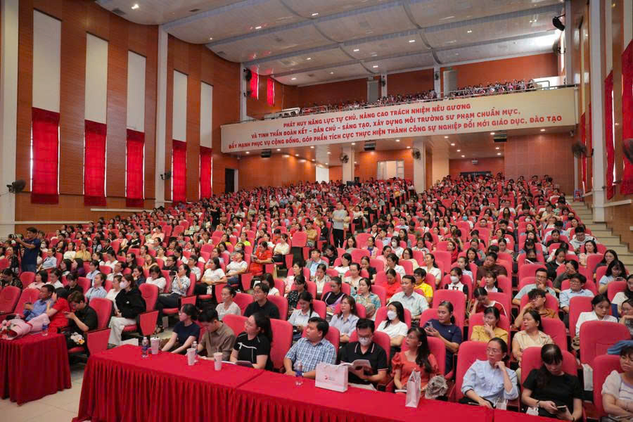 Giáo viên tiếng Anh các trường tiểu học và THCS tại TPHCM tham gia chương trình tập huấn “Nâng cao hiệu quả dạy học tiếng Anh bằng tư duy Linearthinking”