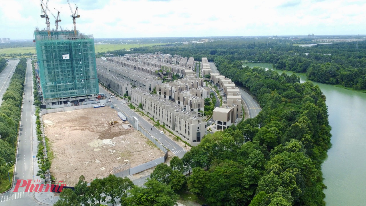 Orchard Grand là phân khu cao tầng cuối cùng trong Khu đô thị Sycamore Bình Dương do CapitaLand Development phát triển, Dự án gồm 2 tòa tháp cao 24 tầng, cung cấp 517 căn hộ