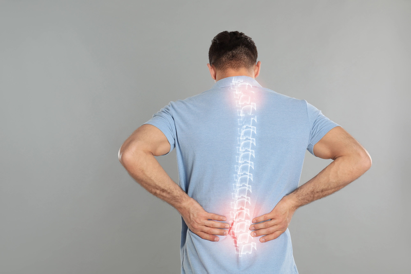 Thoát vị đĩa đệm gây ra nhiều hệ lụy cho người bệnh - Ảnh: iBONE FiSiO