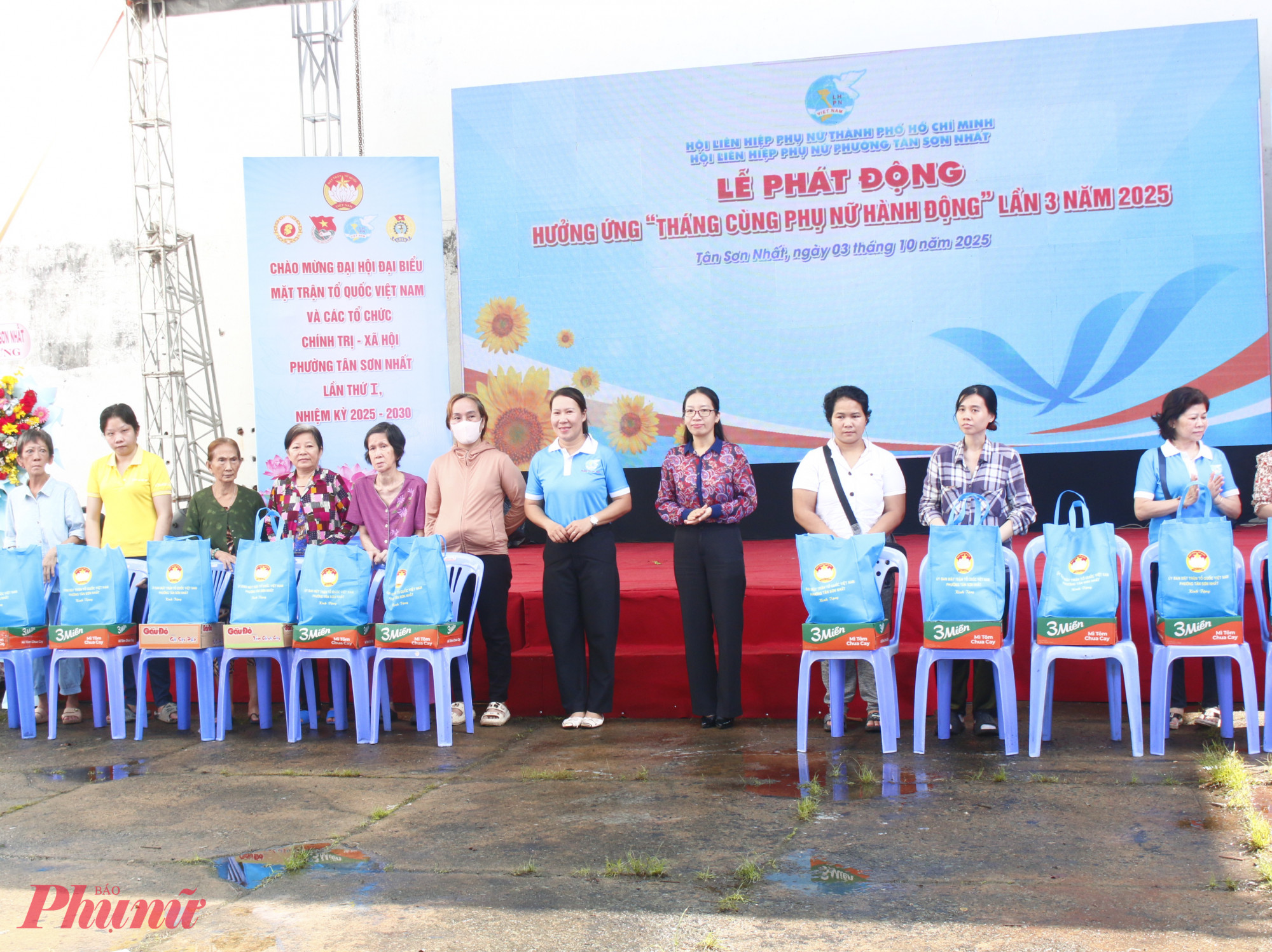  Tặng quà cho 20 hội viên phụ nữ khó khăn