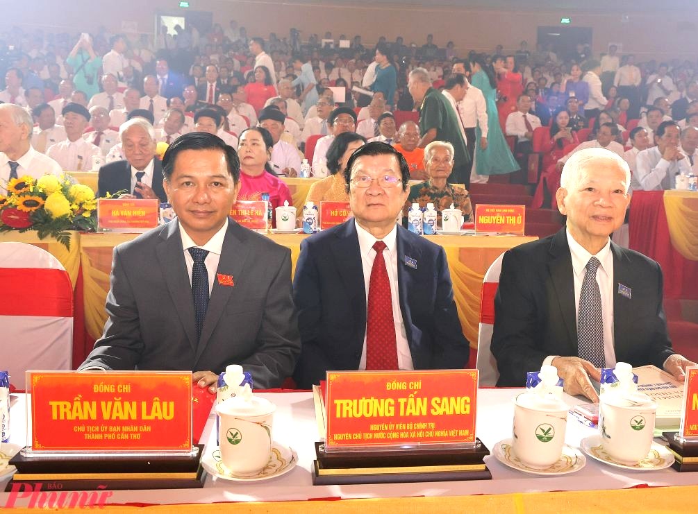 Đại biểu tham dự đại hội ngày 3/10... Ảnh: Trung Phạm
