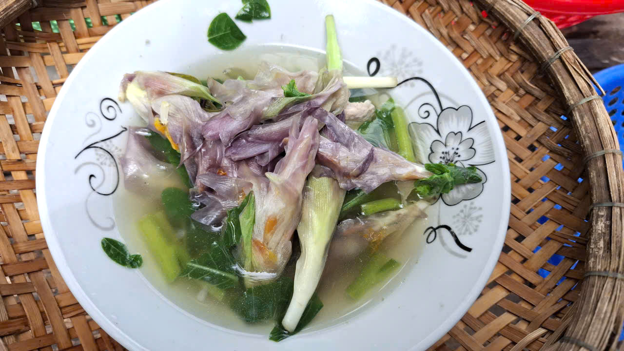 Bông giờ “làm đẹp” tô canh