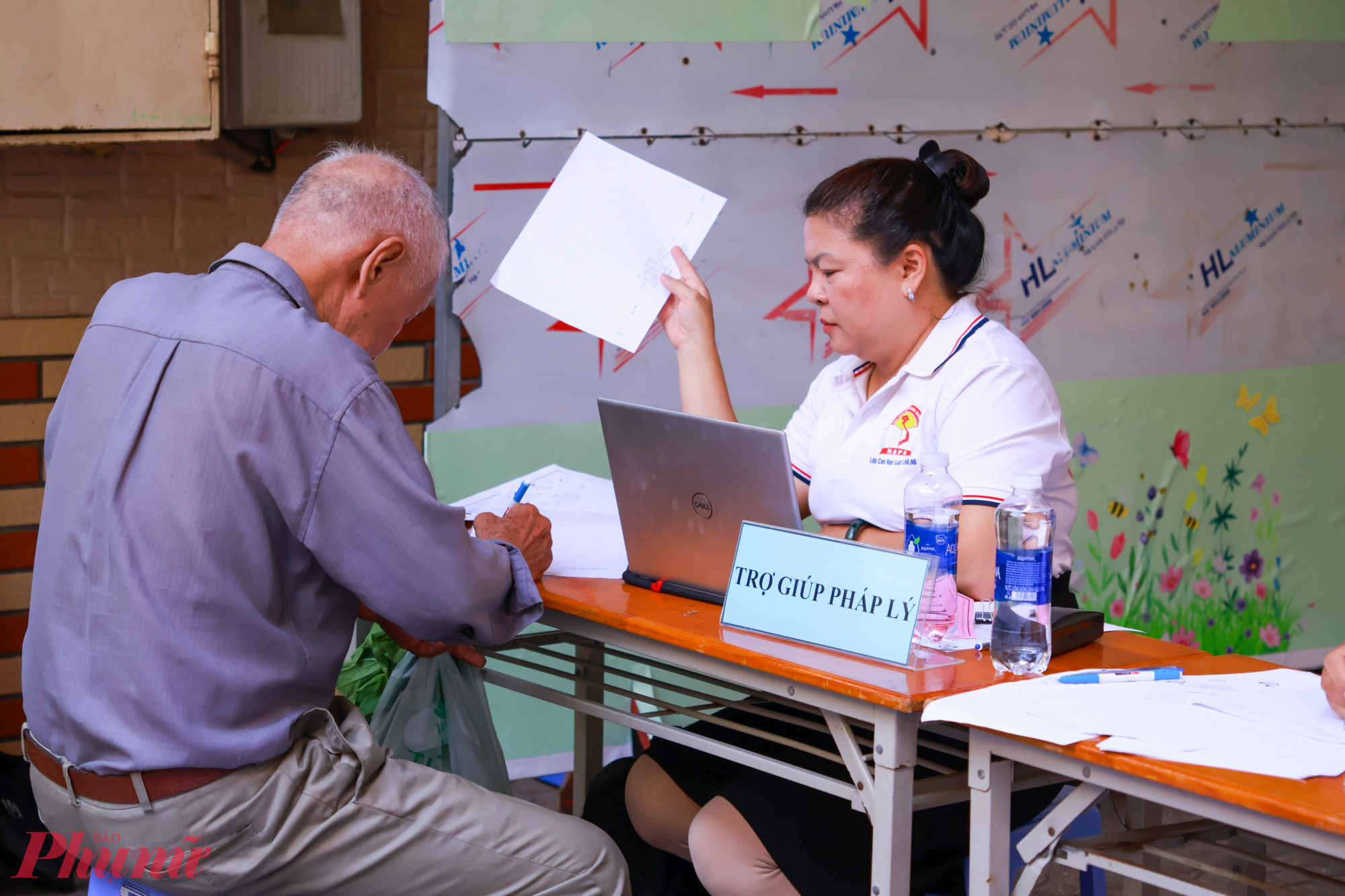 Khu vực trợ giúp pháp lý miễn phí tại ngày hội - Ảnh: Hội LHPN phường Bến Thành