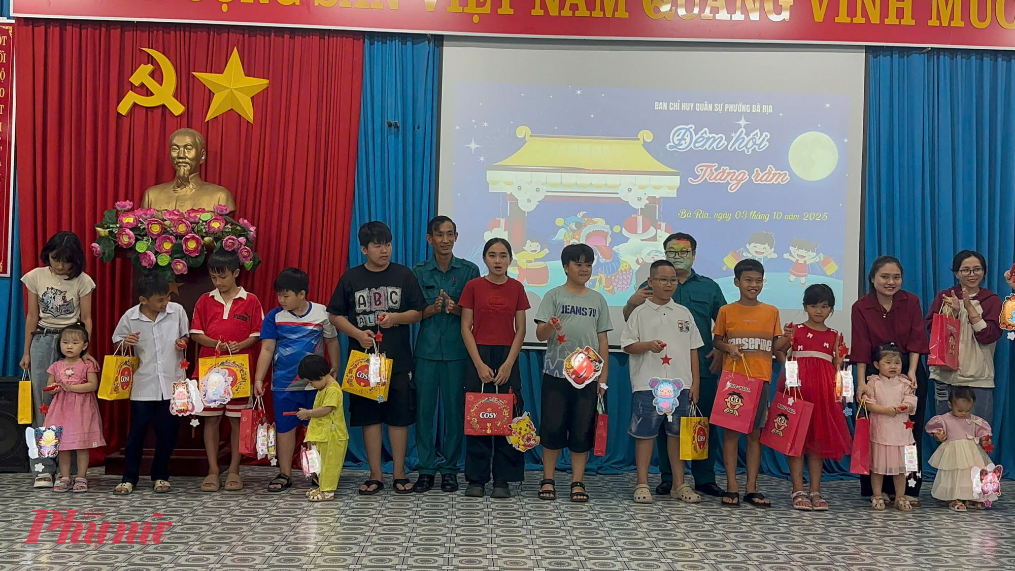 Thiếu nhi phường Bà Rịa vui đón Tết Trung Thu 