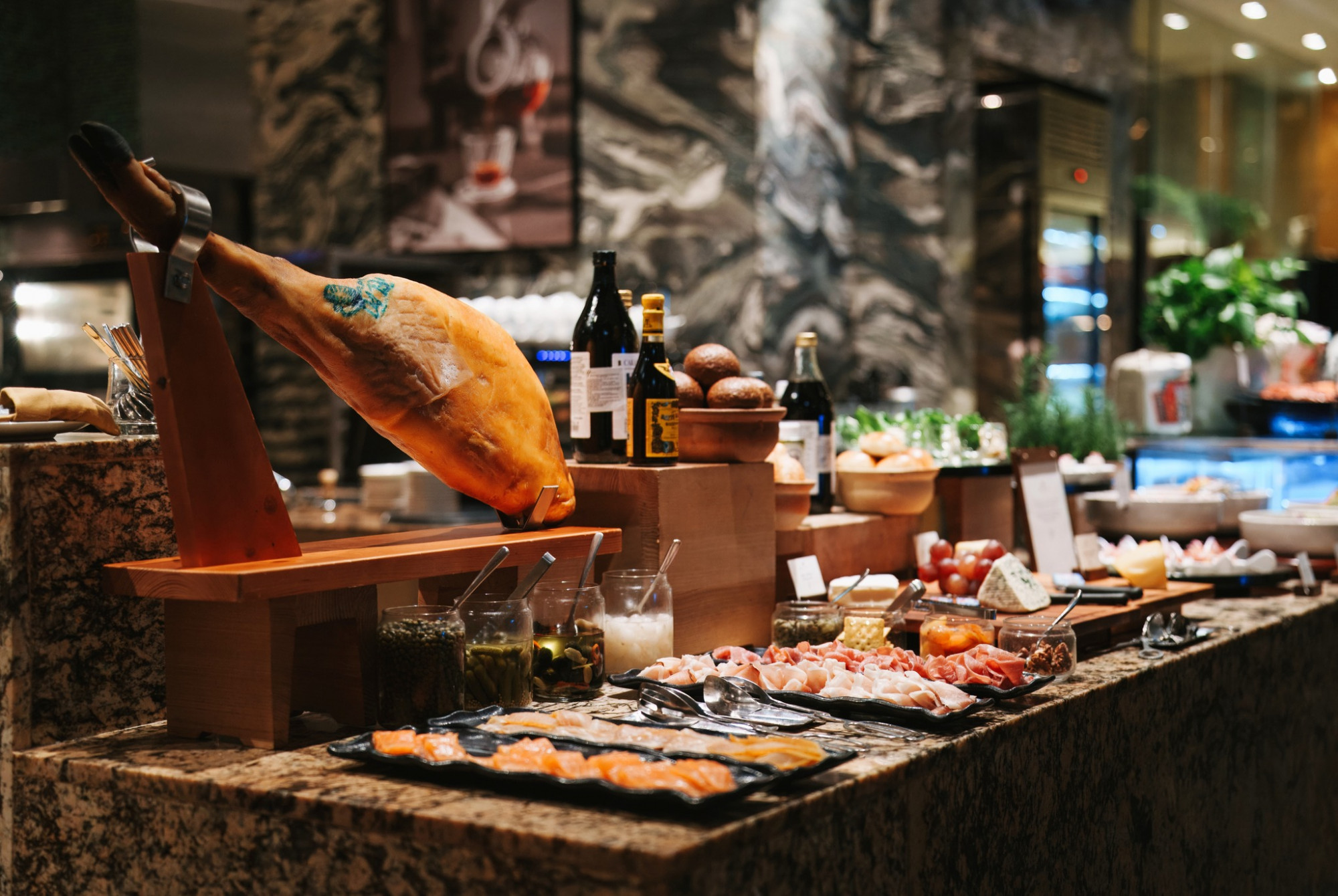 https://www.facebook.com/JWMarriottSaigon