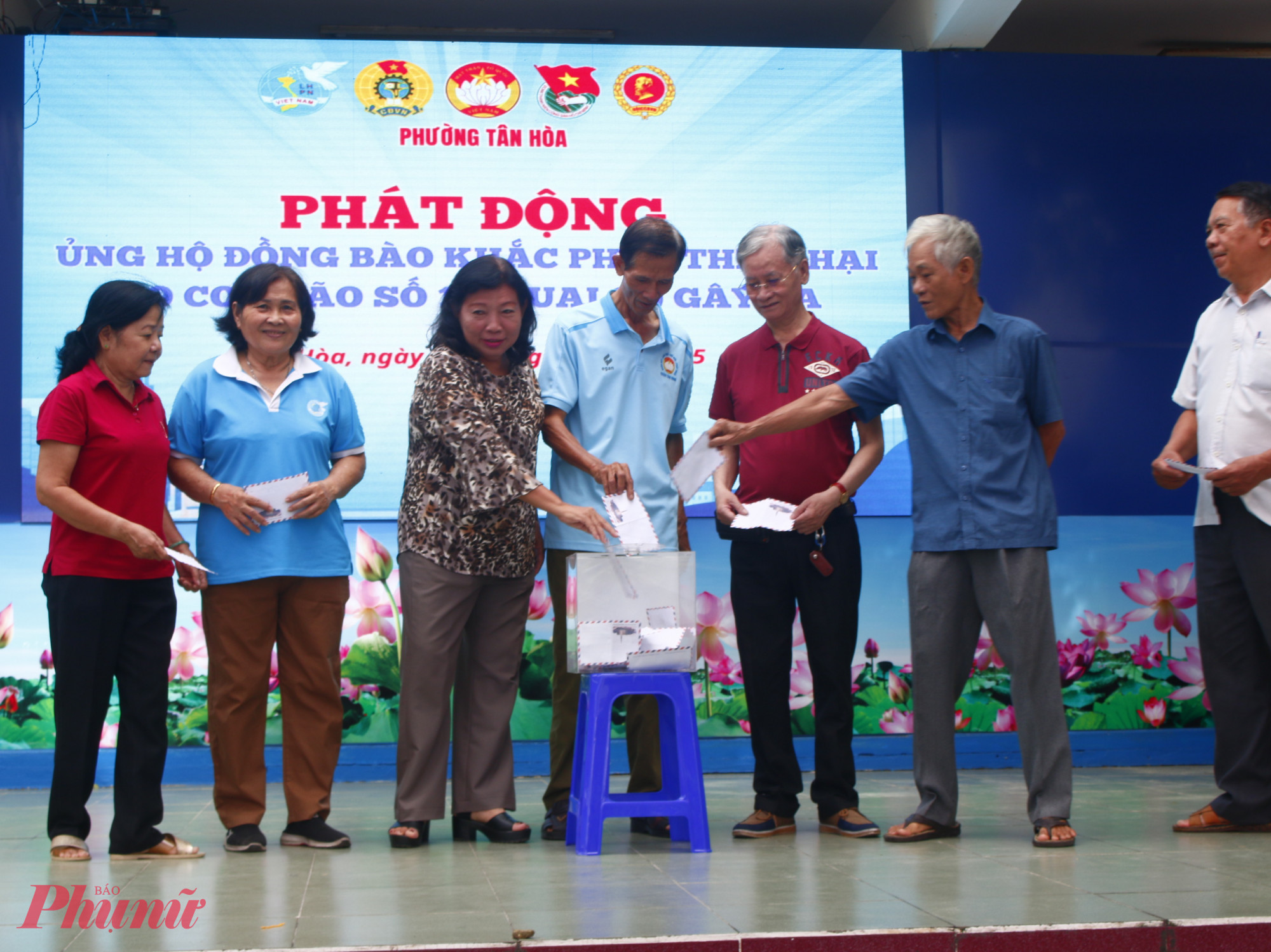 Nhân dân phường Tân Hoà ủng hộ 