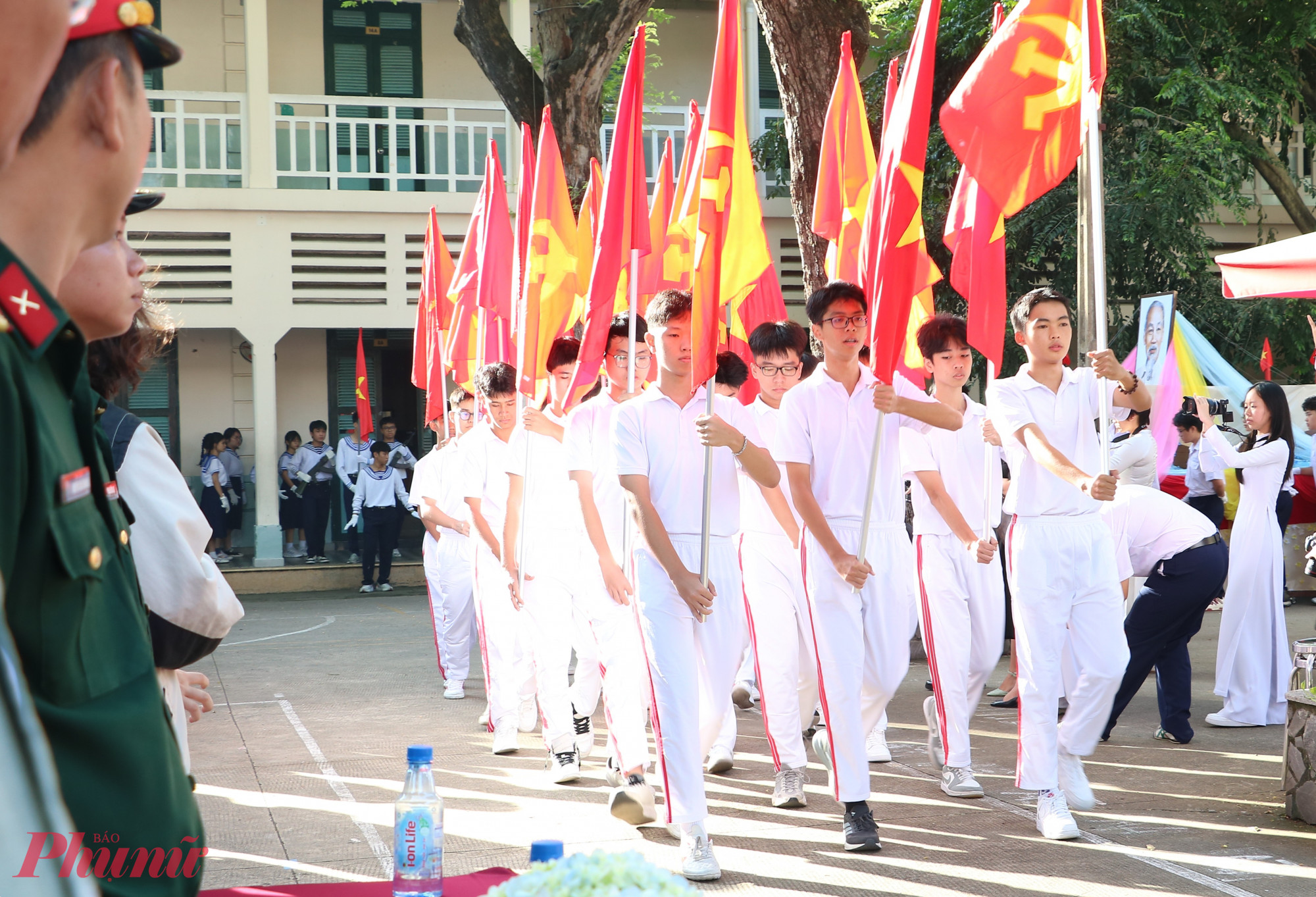 Khối Quốc kỳ và Cờ Đảng