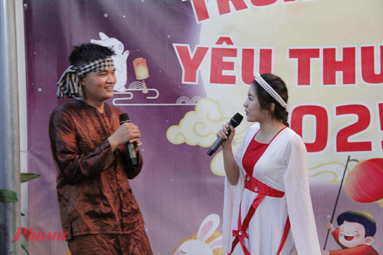 Chú Cuội chị Hằng vui cùng các em