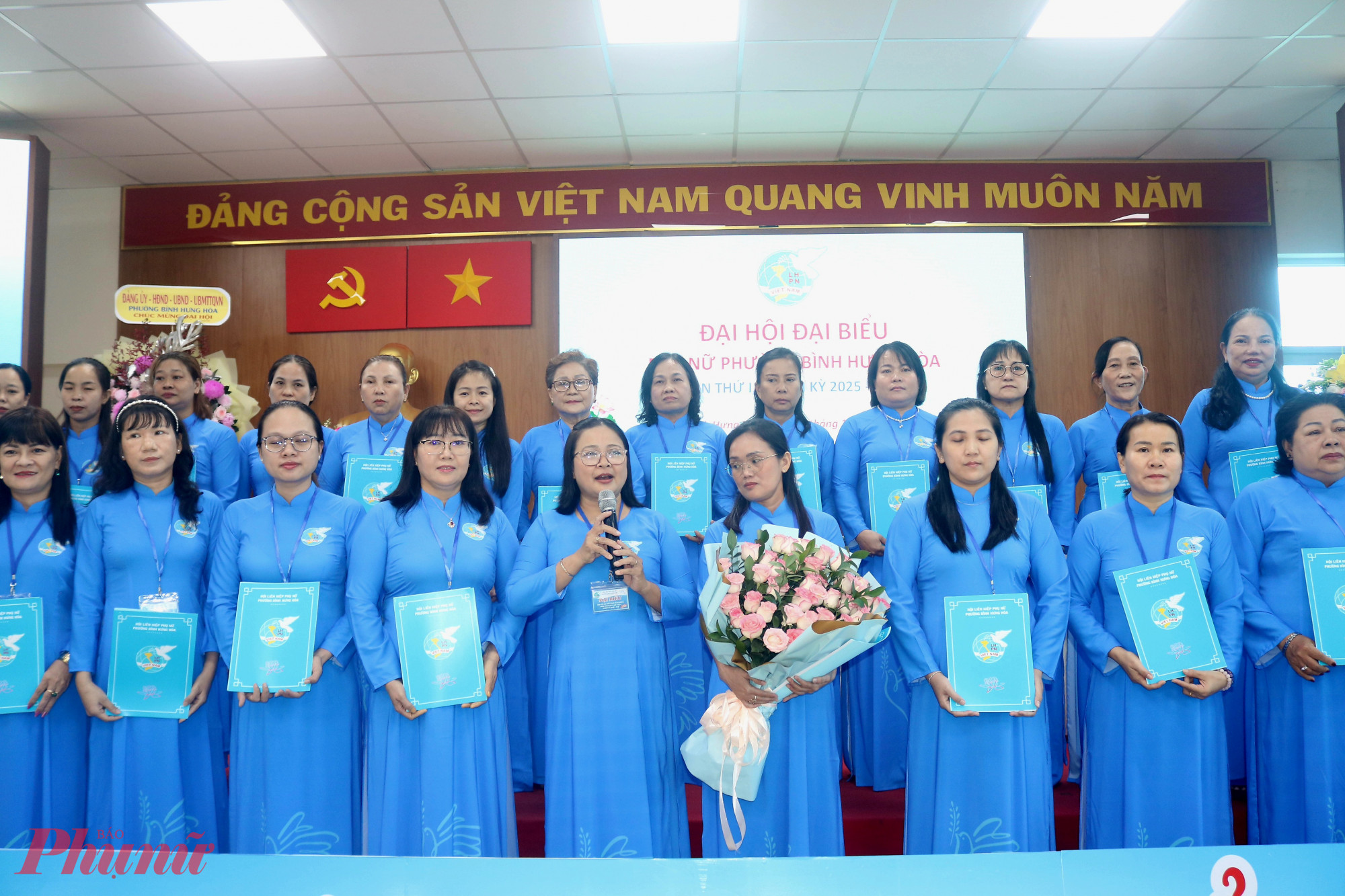 Ban chấp hành Hội LHPN phường Bình Hưng Hoà, nhiệm kỳ 2025 – 2030 ra mắt đại hội - Ảnh: Thảo Nguyên