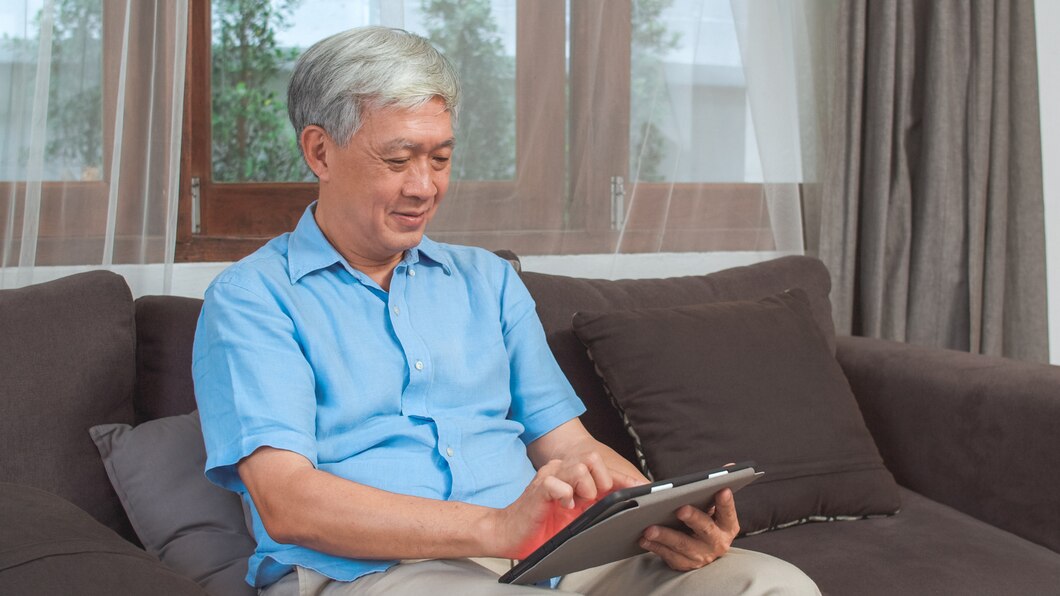 Nghỉ hưu sớm, chồng chị chỉ biết tìm niềm vui trên facebook và đem lại nhiều phiền toái cho vợ con. (hình minh hoạ)