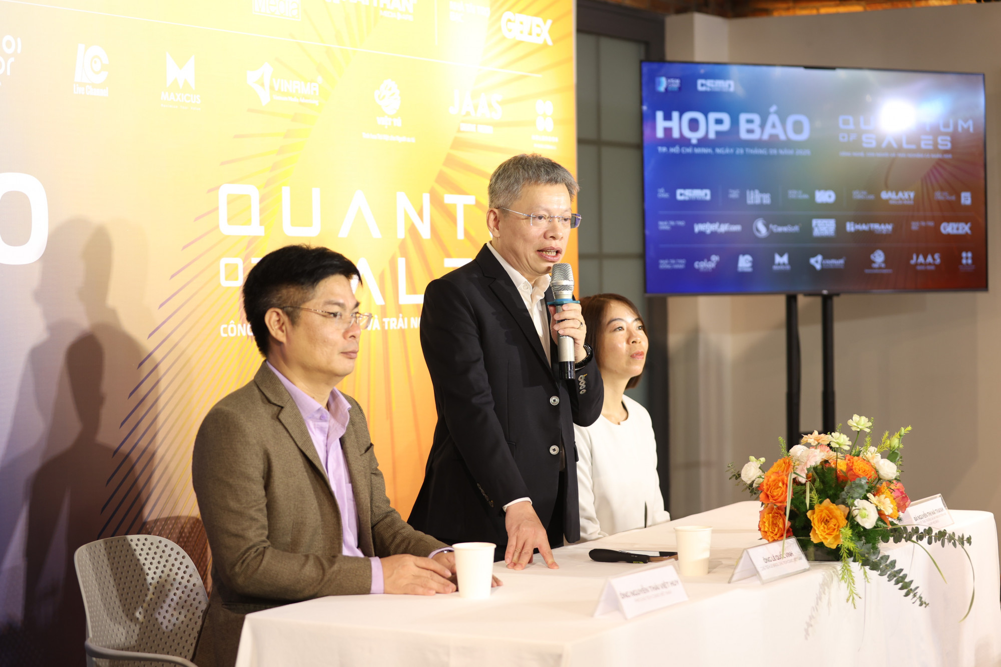 Ông Lê Quốc Vinh - Chủ tịch Le Bros, Chủ tịch CSMO Việt Nam, Trưởng BTC VSMCamp và CSMOSummit 2025 phát biểu tại buổi họp báo công bố sự kiện - Ảnh: CSMO Việt Nam