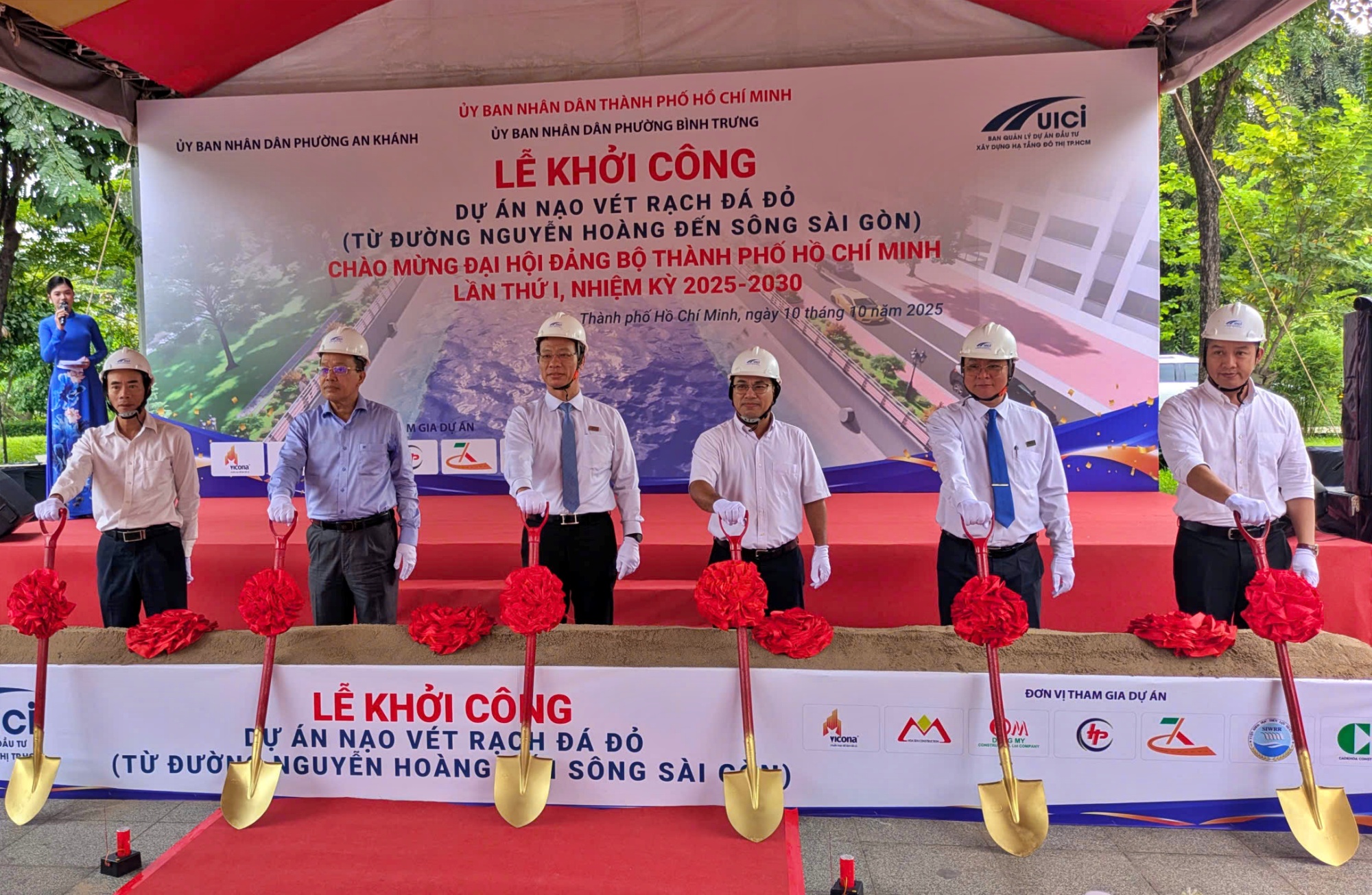 Lễ khởi công dự án nạo vét rạch Đá Đỏ - Ảnh Nguyễn Văn