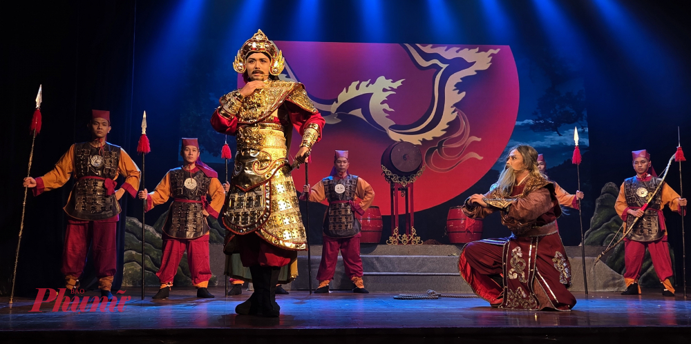 NSƯT Võ Minh Lâm: “Tôi sợ mình… xỉu ngoài sân khấu” Hình tượng Trần Hưng Đạo được tô đậm ở bản dựng lần này