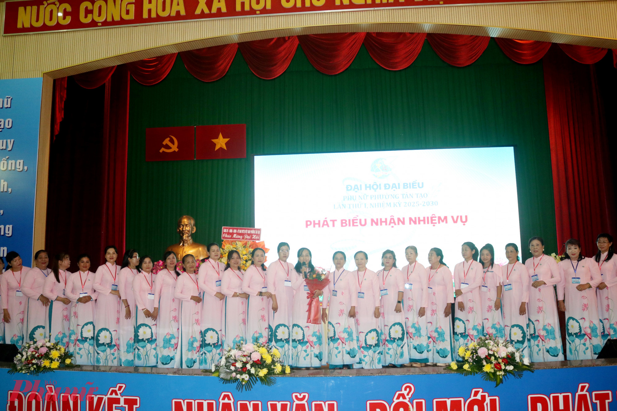 Ban chấp hành Hội LHPN phường Tân Tạo, nhiệm kỳ 2025 – 2030 ra mắt đại hội - Ảnh: Thảo Nguyên