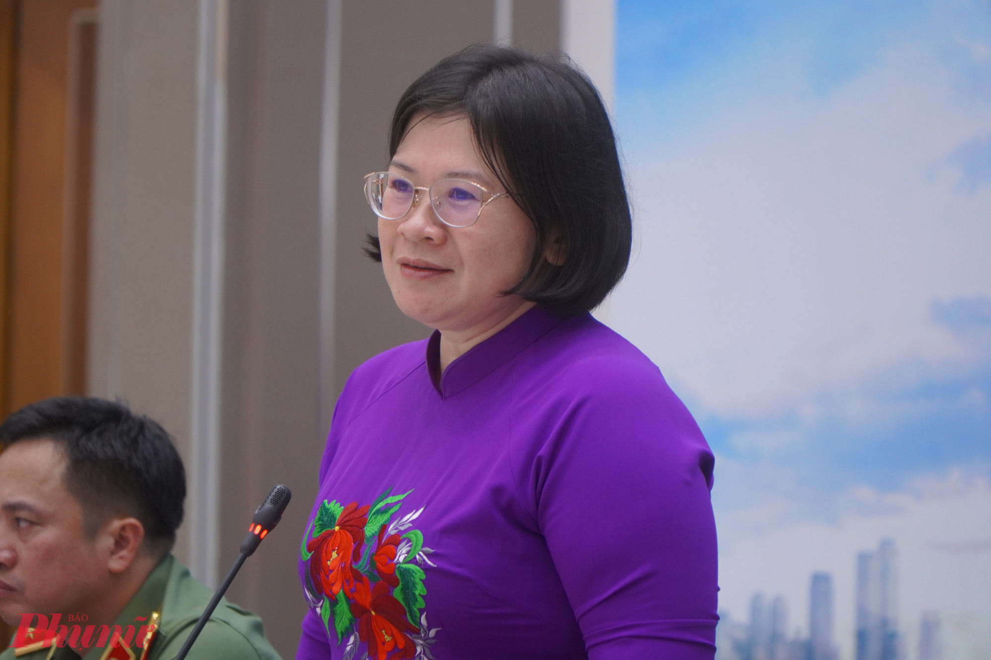 Bà Văn Thị Bạch Tuyết - Phó bí thư Thành uỷ TPHCM - chia sẻ cảm xúc trong buổi làm việc - Ảnh: Thanh Tâm