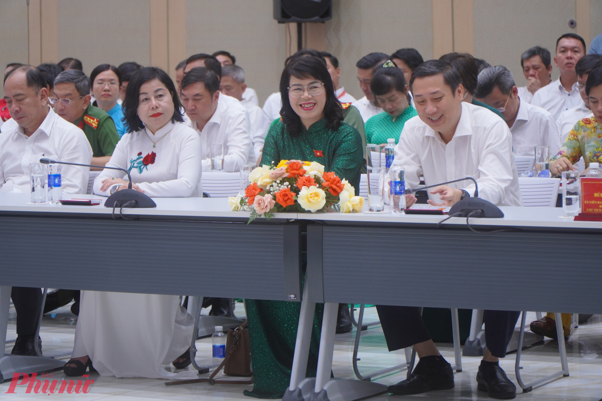 Chuyến tham quan Tòa nhà Becamex giúp đại biểu TP.HCM có thêm góc nhìn thực tế về chiến lược phát triển vùng trong kỷ nguyên mới - Ảnh: Thanh Tâm