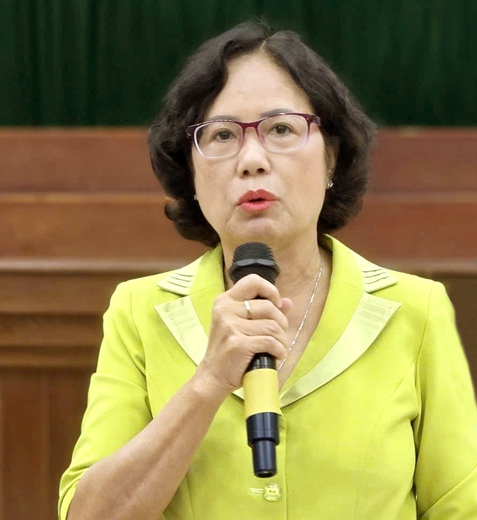 Kỳ vọng về một đô thị hiện đại, an toàn, thân thiện Bà UNG THỊ XUÂN HƯƠNG - Chủ tịch Hội Luật gia TPHCM: Đảng bộ, chính quyền thành phố cần quan tâm dến chính sách dào tạo, bồi dưỡng, tạo nguồn cán bộ nữ, nhất là cán bộ trẻ, khắc phục tình trạng phụ nữ bị thiệt thòi trong dề bạt, bổ nhiệm.