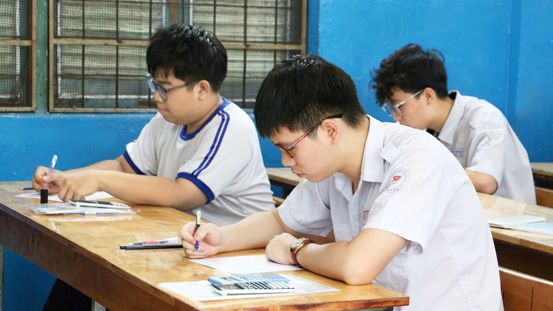 Cơ hội vào đại học đã được mở rộng hơn so với trước. Trong ảnh: Thí sinh TPHCM tham dự kỳ thi tốt nghiệp THPT năm 2025 để lấy điểm xét vào đại học